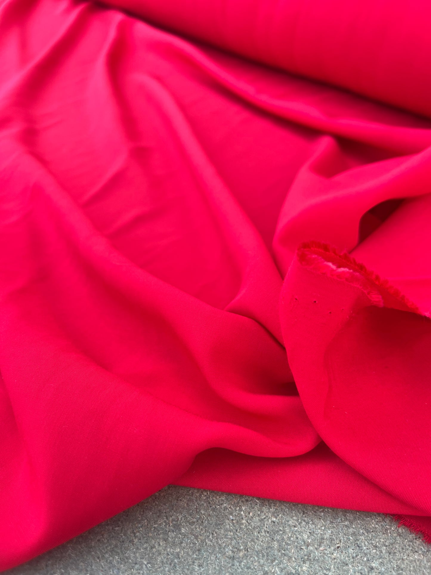 EUDINE 006 viscose fibrane bright red