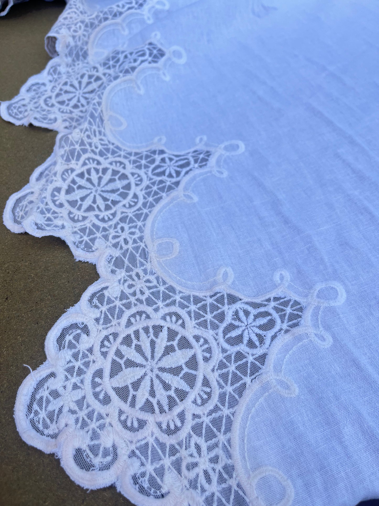 EUDINE 014 linen with embroidery white