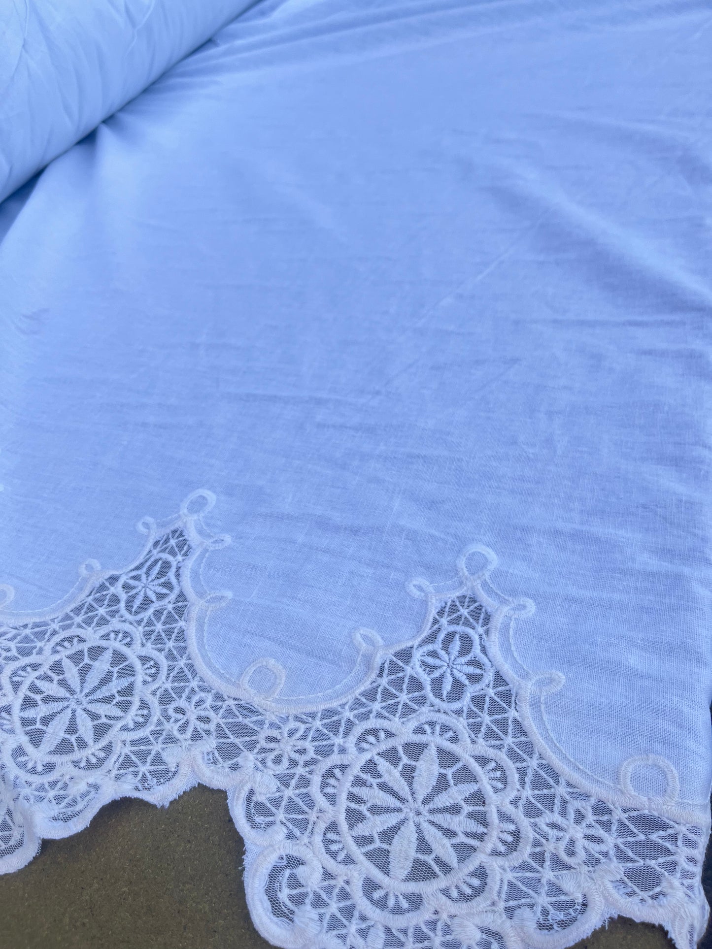 EUDINE 014 linen with embroidery white
