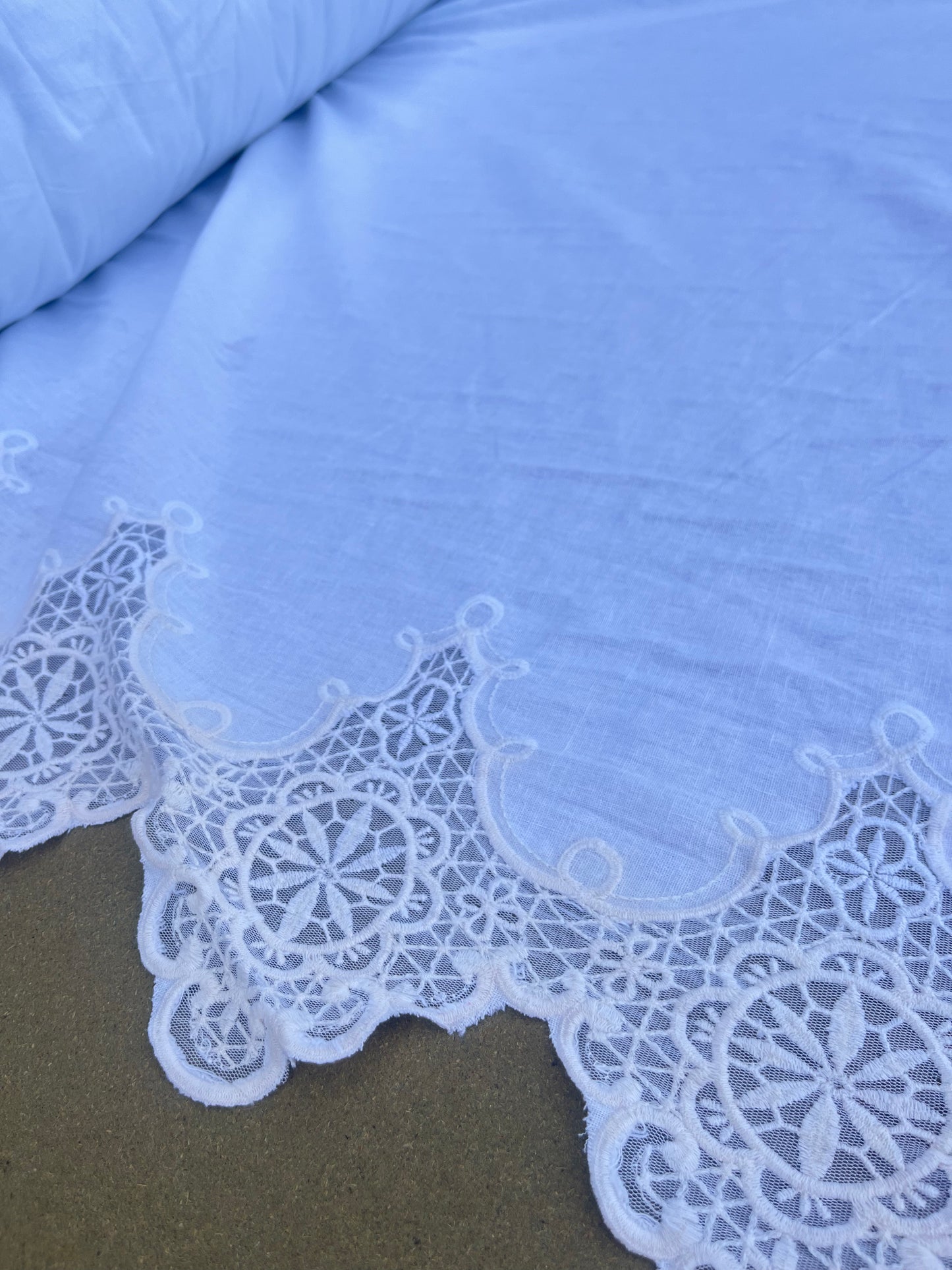EUDINE 014 linen with embroidery white