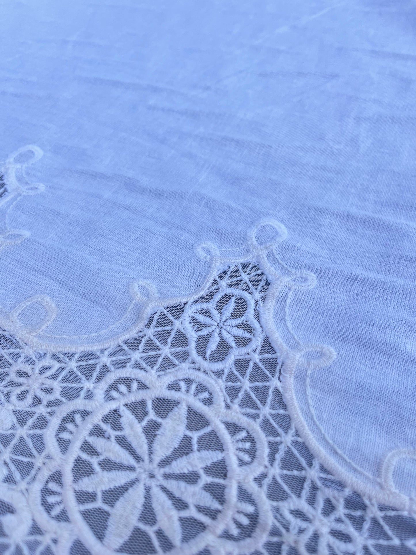 EUDINE 014 linen with embroidery white