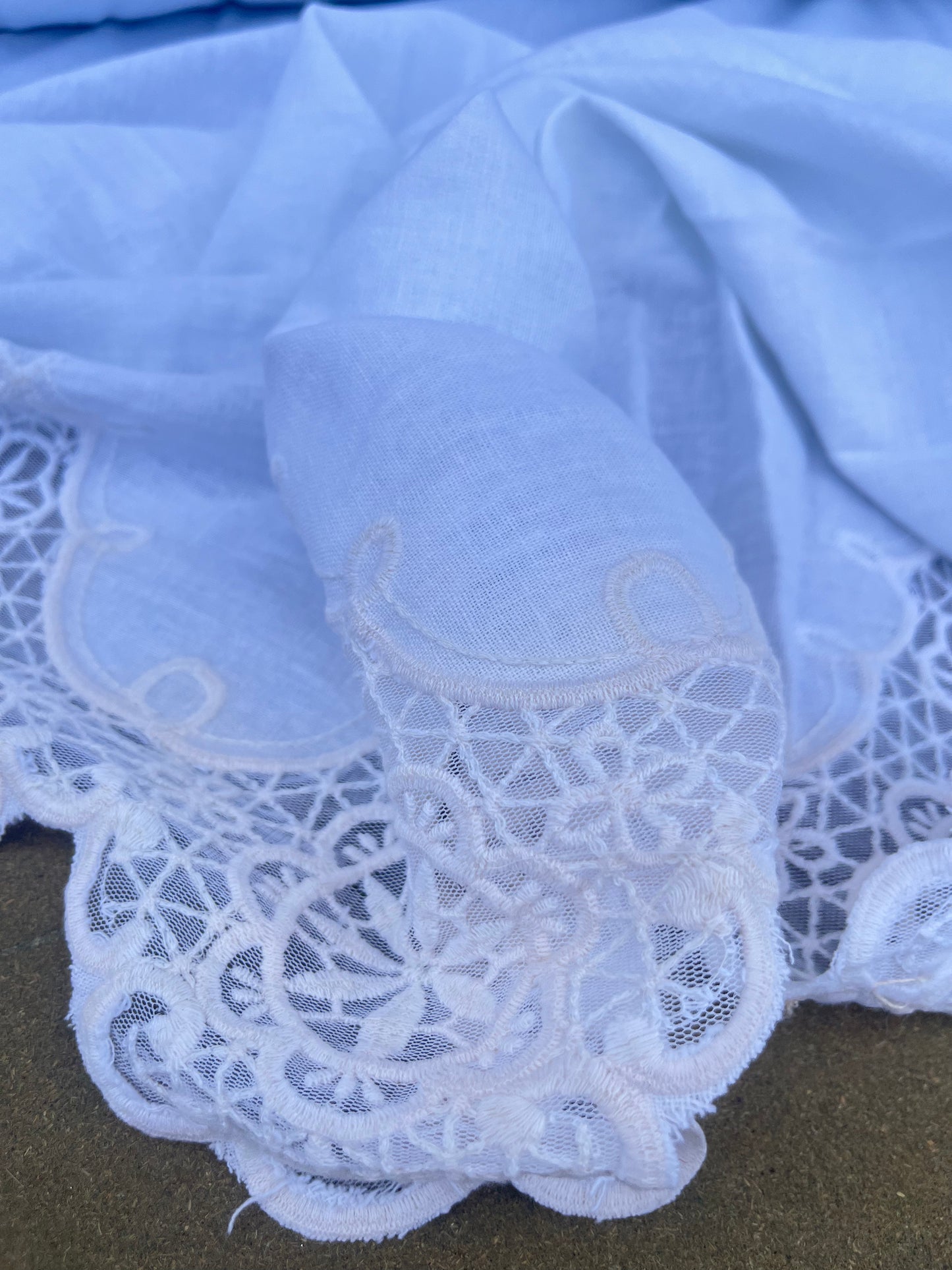 EUDINE 014 linen with embroidery white