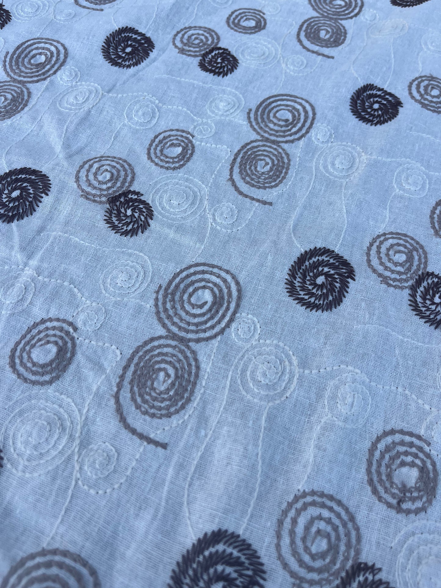 EUDINE 025 linen with all over embroidery