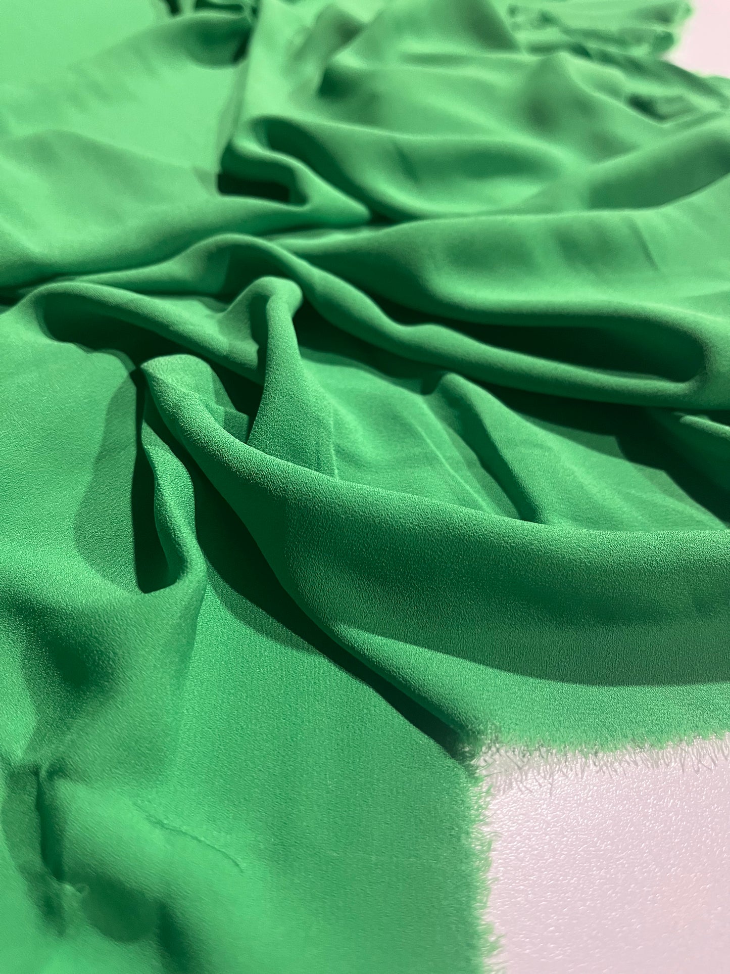 BERNADETTE 002 crêpe de Chine green