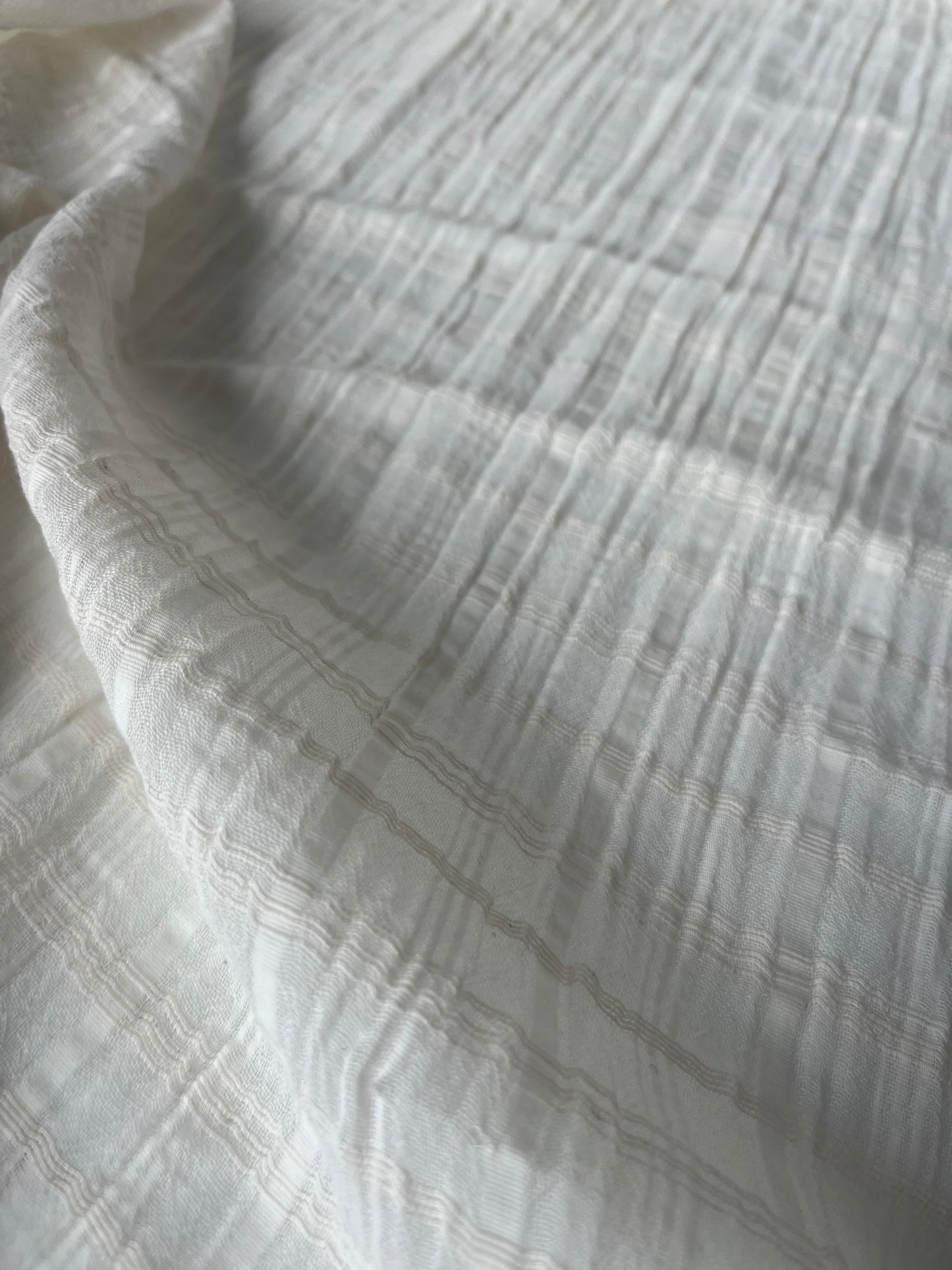 ROSALIE 019 light seersucker cotton check off white