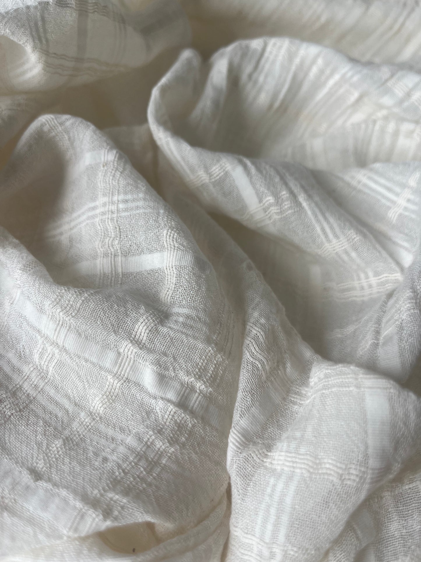 ROSALIE 019 light seersucker cotton check off white