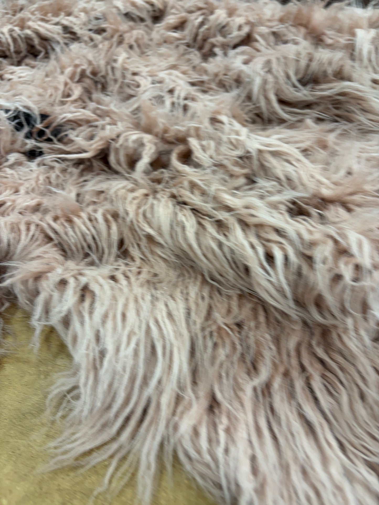 XENA 025 dusty pink hairy fabric with parts for armholes