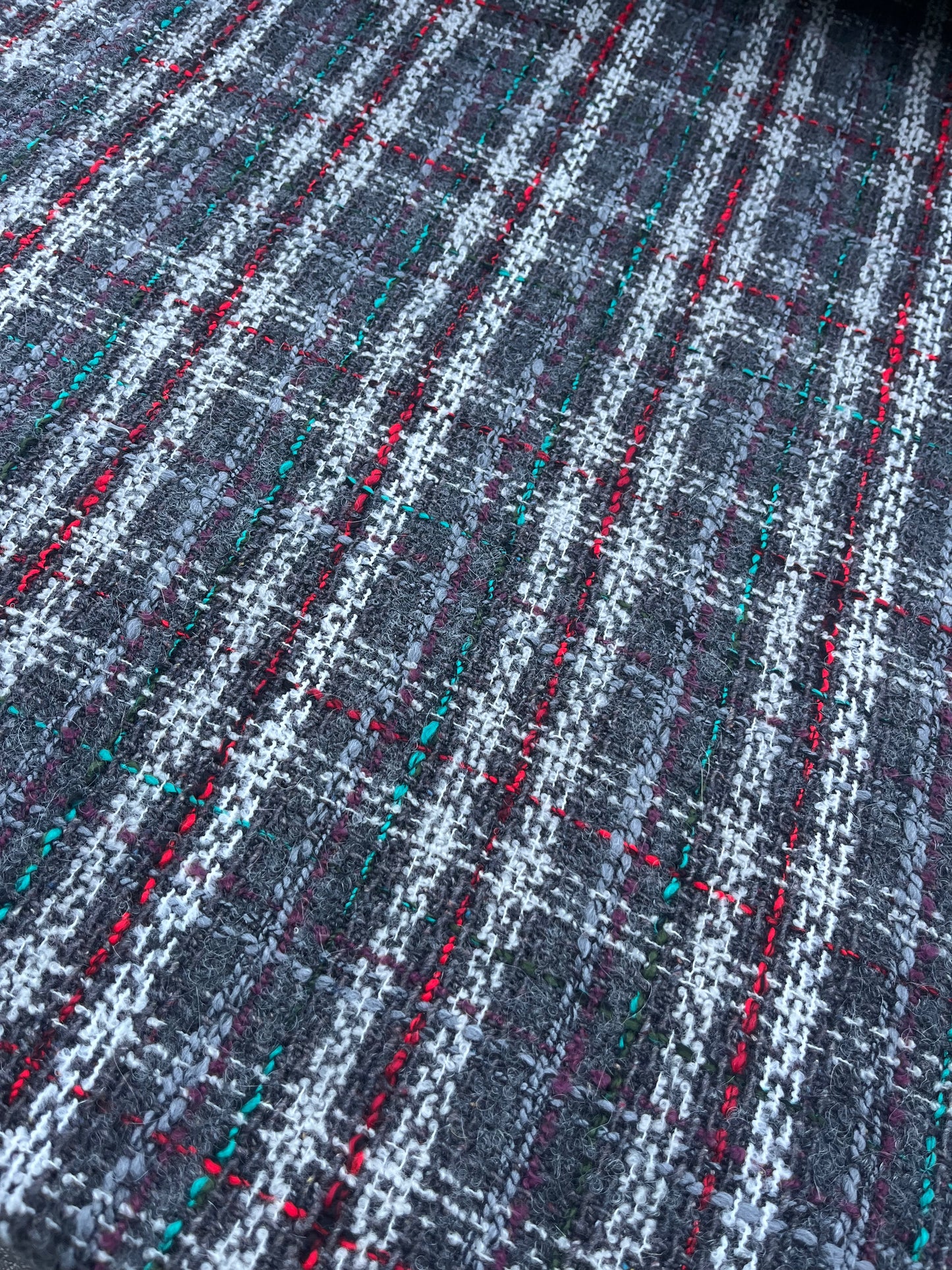 GINA 005 Heavy wool tweed Chanel style grey/green/red