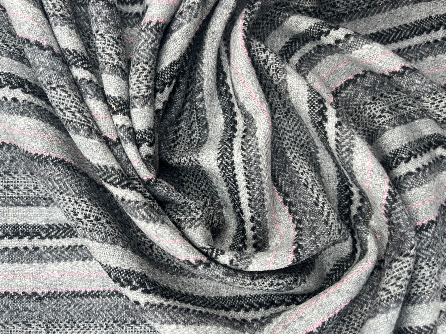 GINA 009 Heavy wool stripe Grey /black