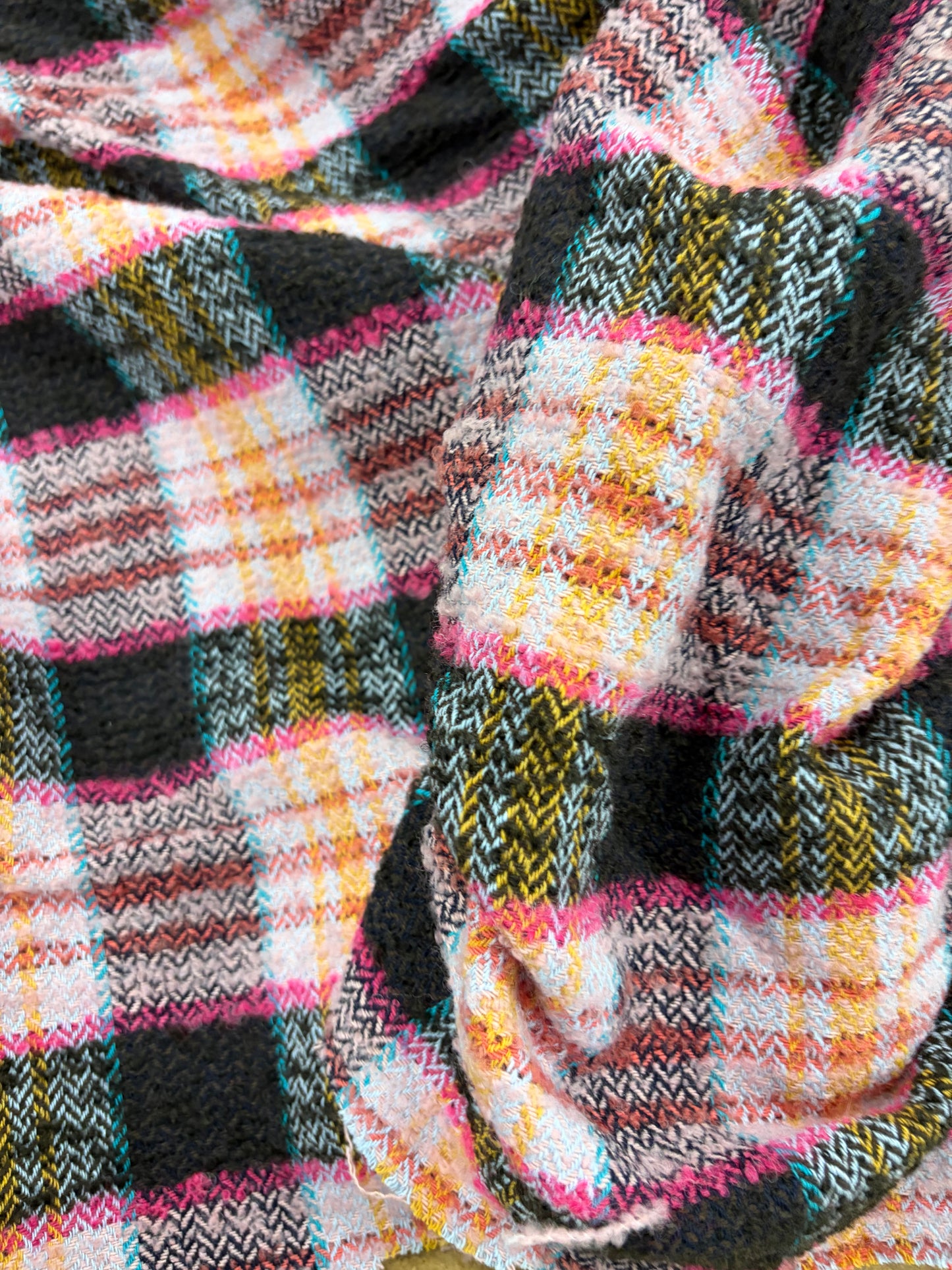 EDDY 015 checkered shetland wool tweed