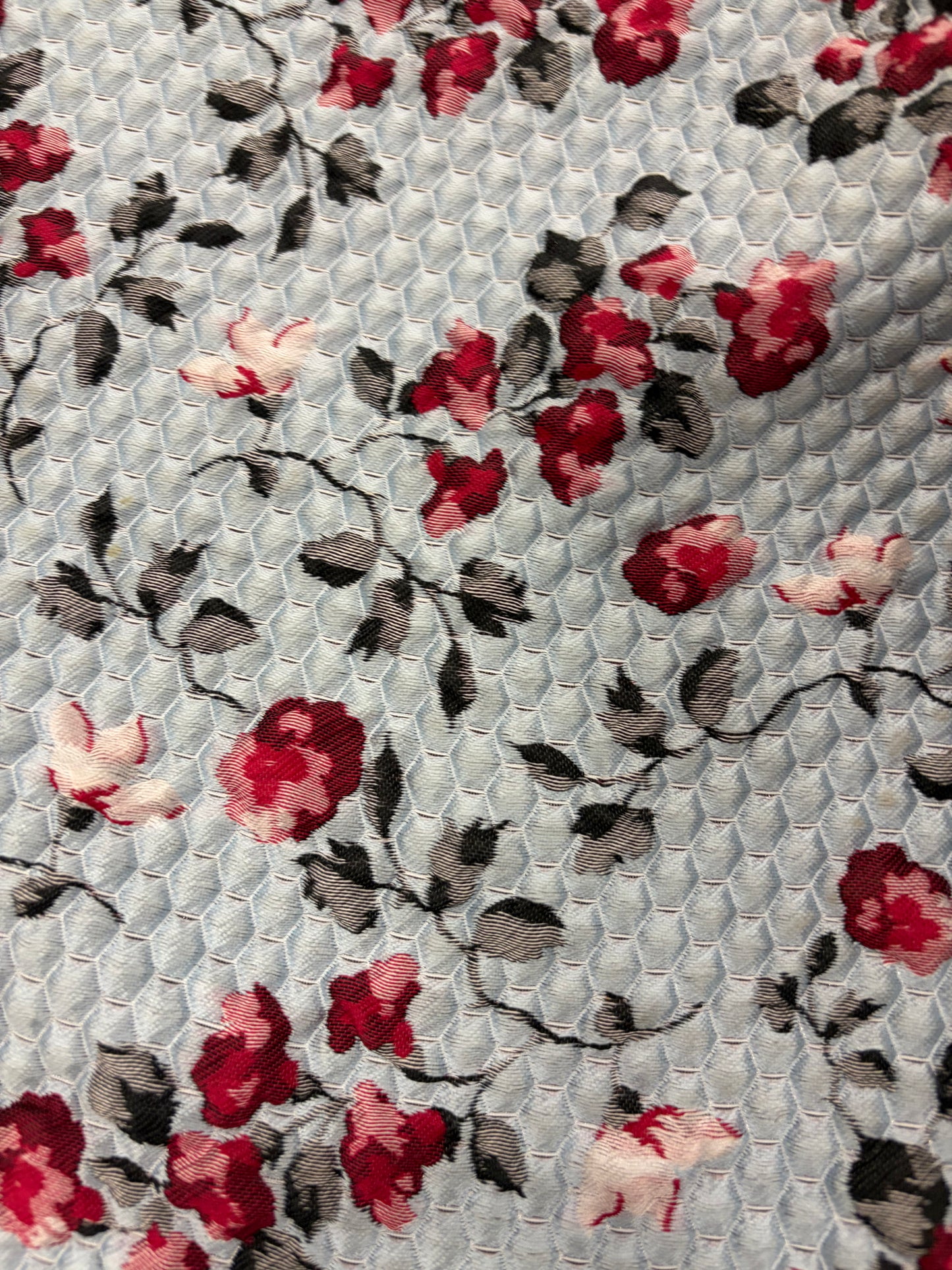 EDDY 020 shiny structured jacquard with flowers