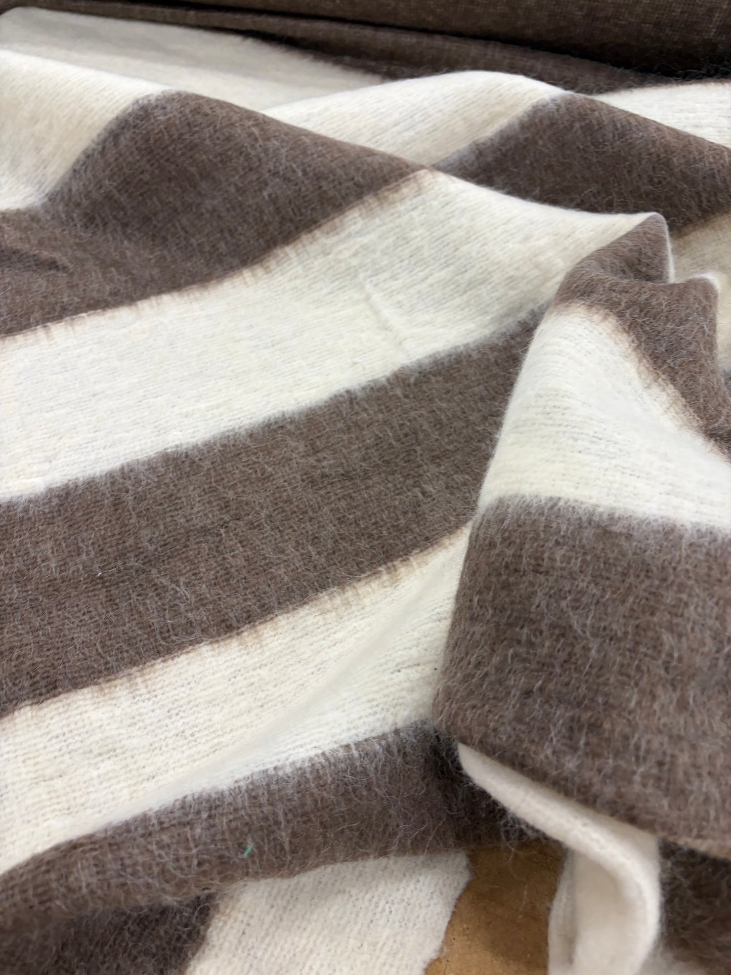 EDDY 027 knitted wool with horizontal stripes