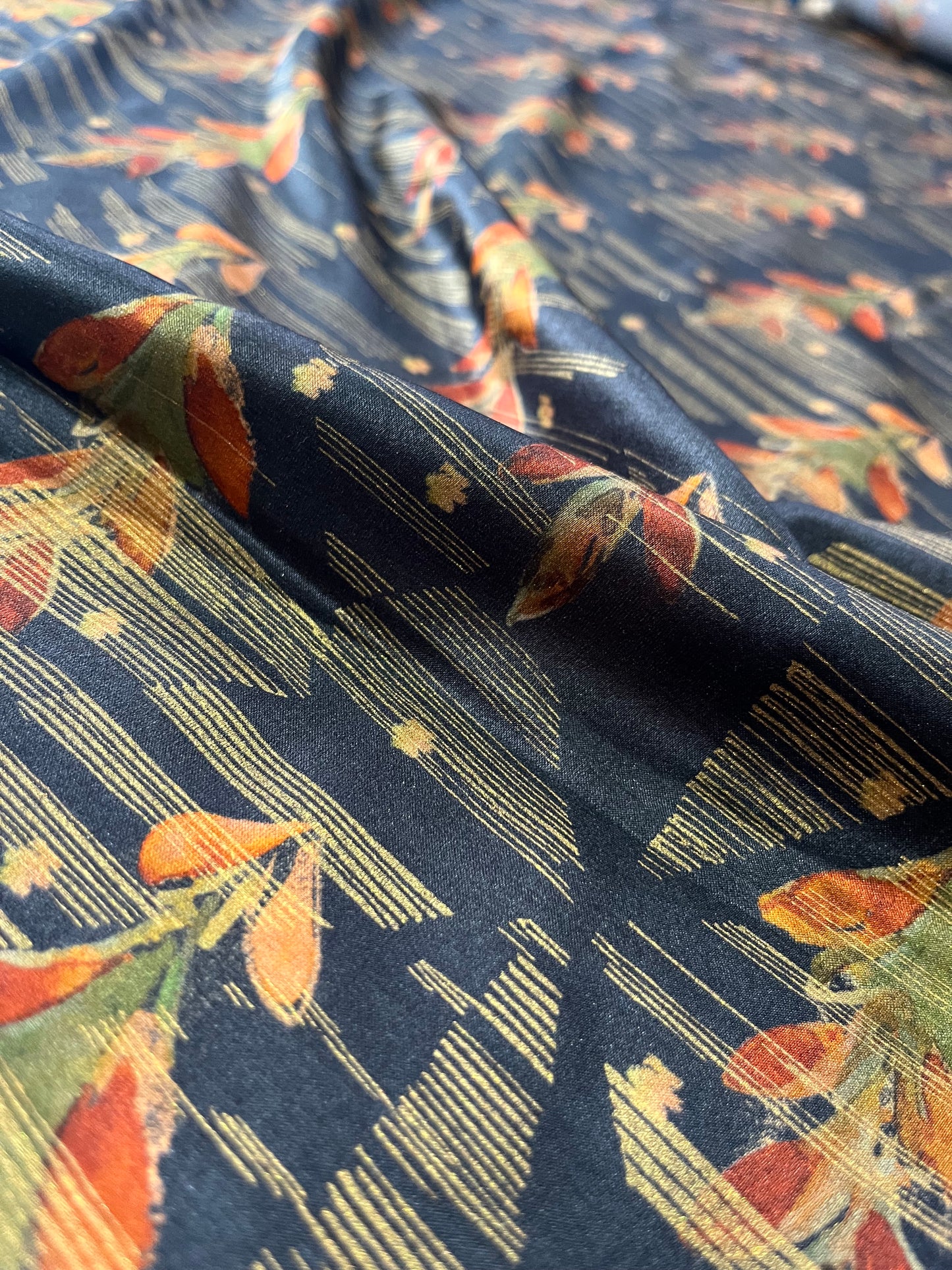 C02 POM 515 viscose satin with flowers and gold stripes