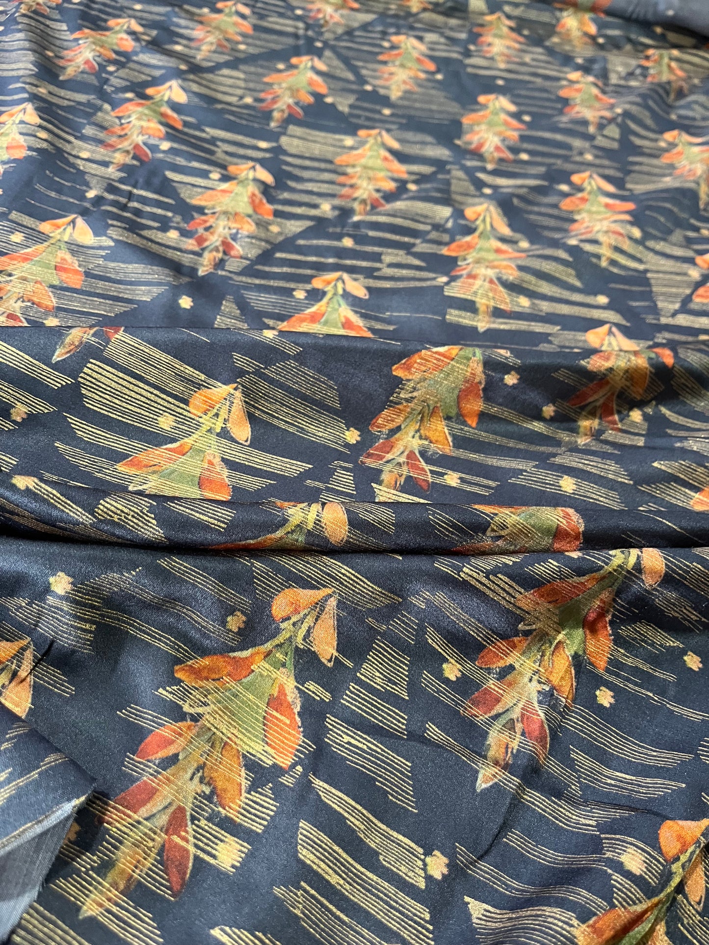 C02 POM 515 viscose satin with flowers and gold stripes