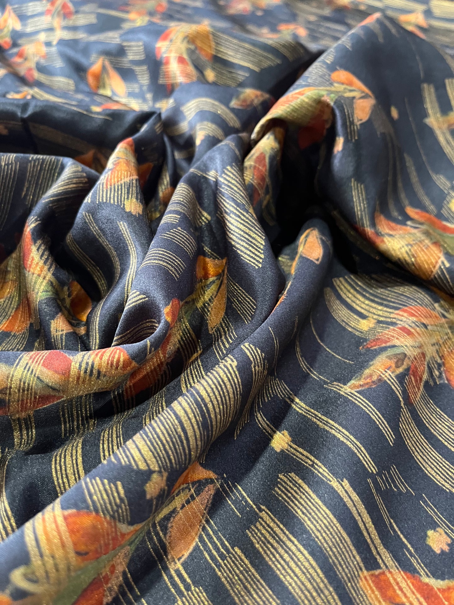 C02 POM 515 viscose satin with flowers and gold stripes