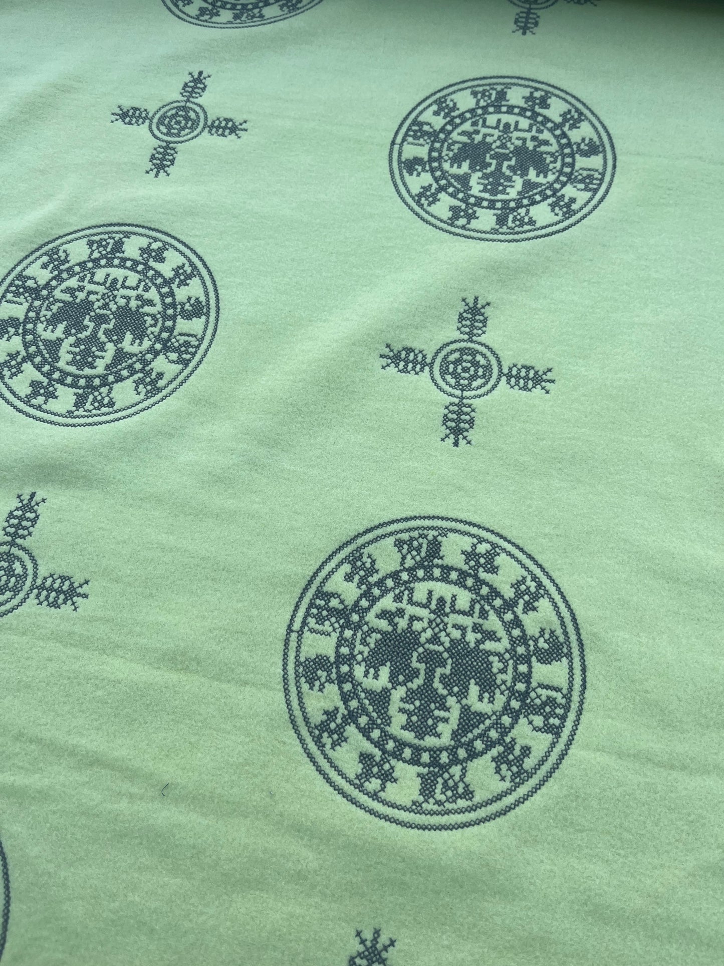 HERA 017 wool jacquard lime/moss