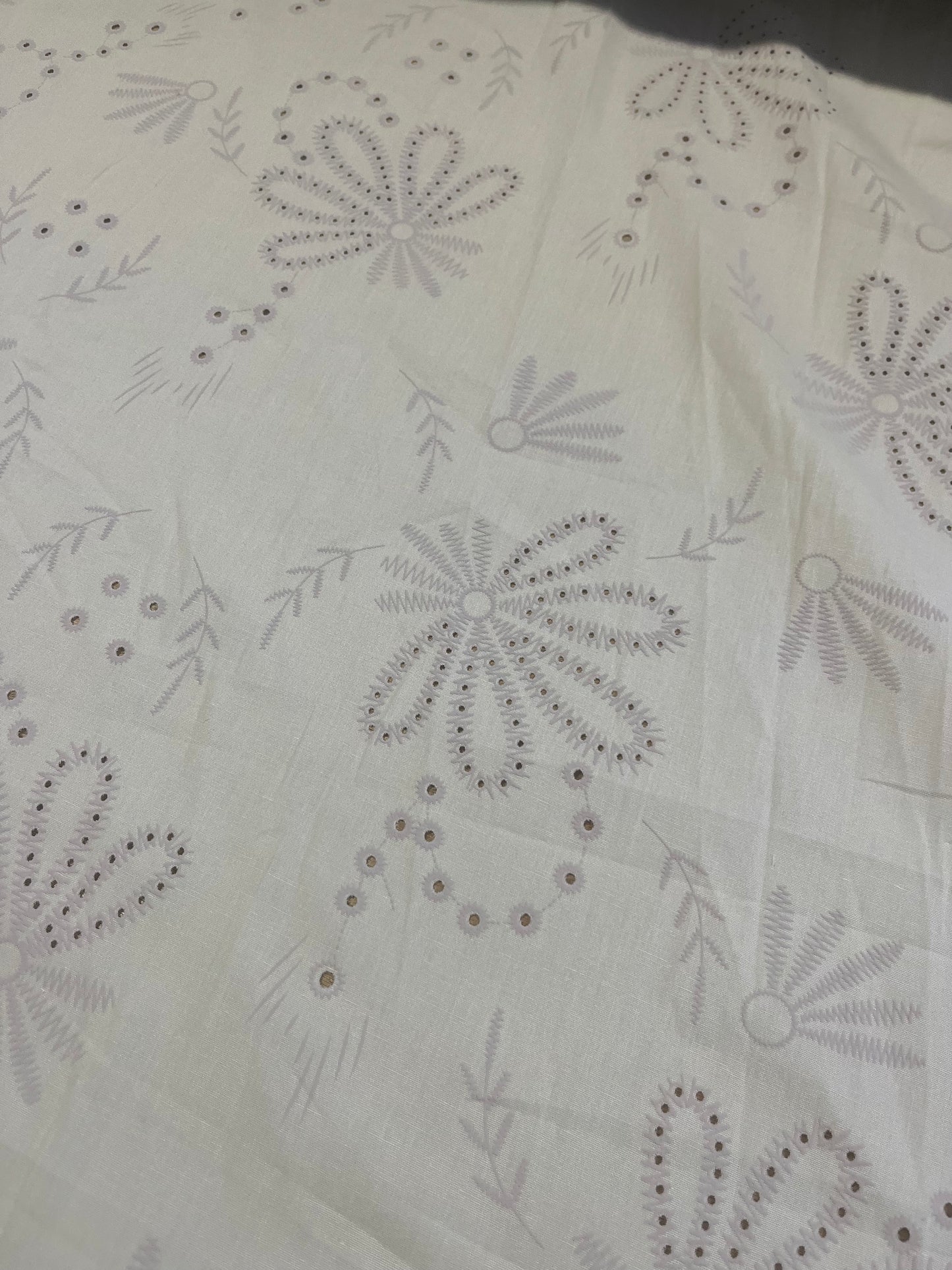 Sangallo cotton stretch lasercut+puff print design 2 sand