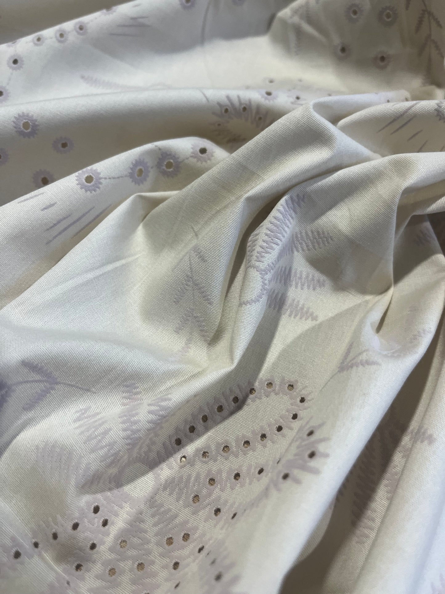 Sangallo cotton stretch lasercut+puff print design 2 sand