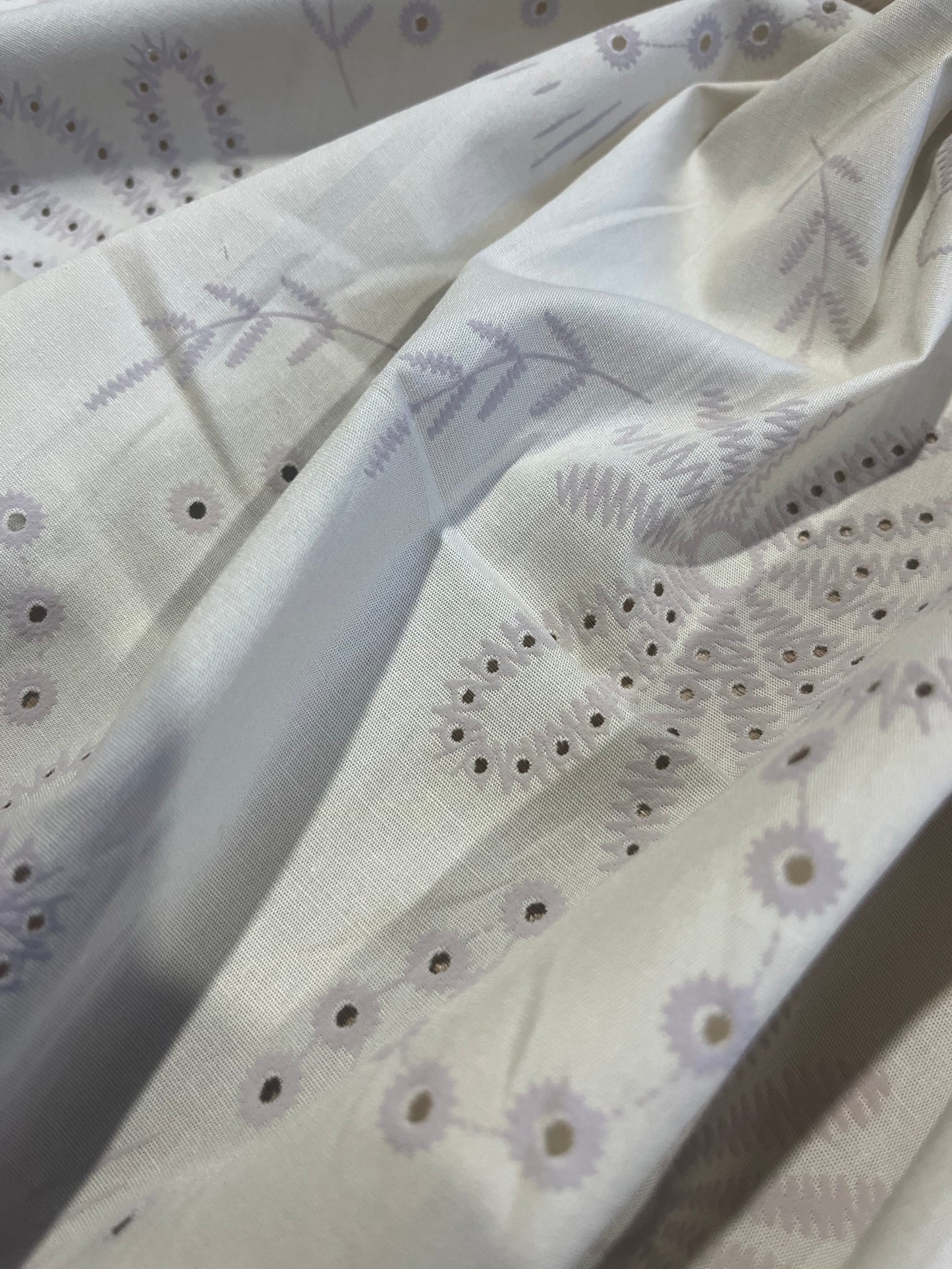 Sangallo cotton stretch lasercut+puff print design 2 sand