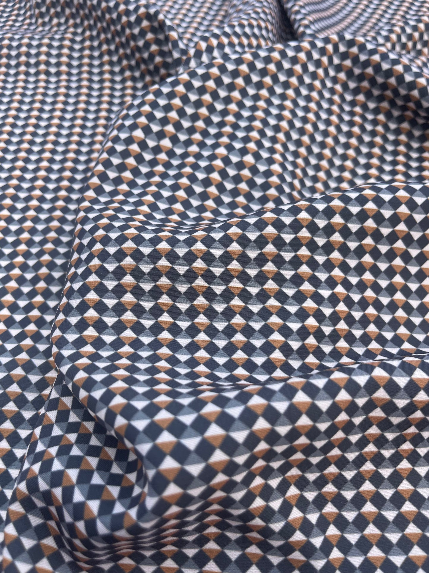 HERA 023 silky satin geometrical micro print