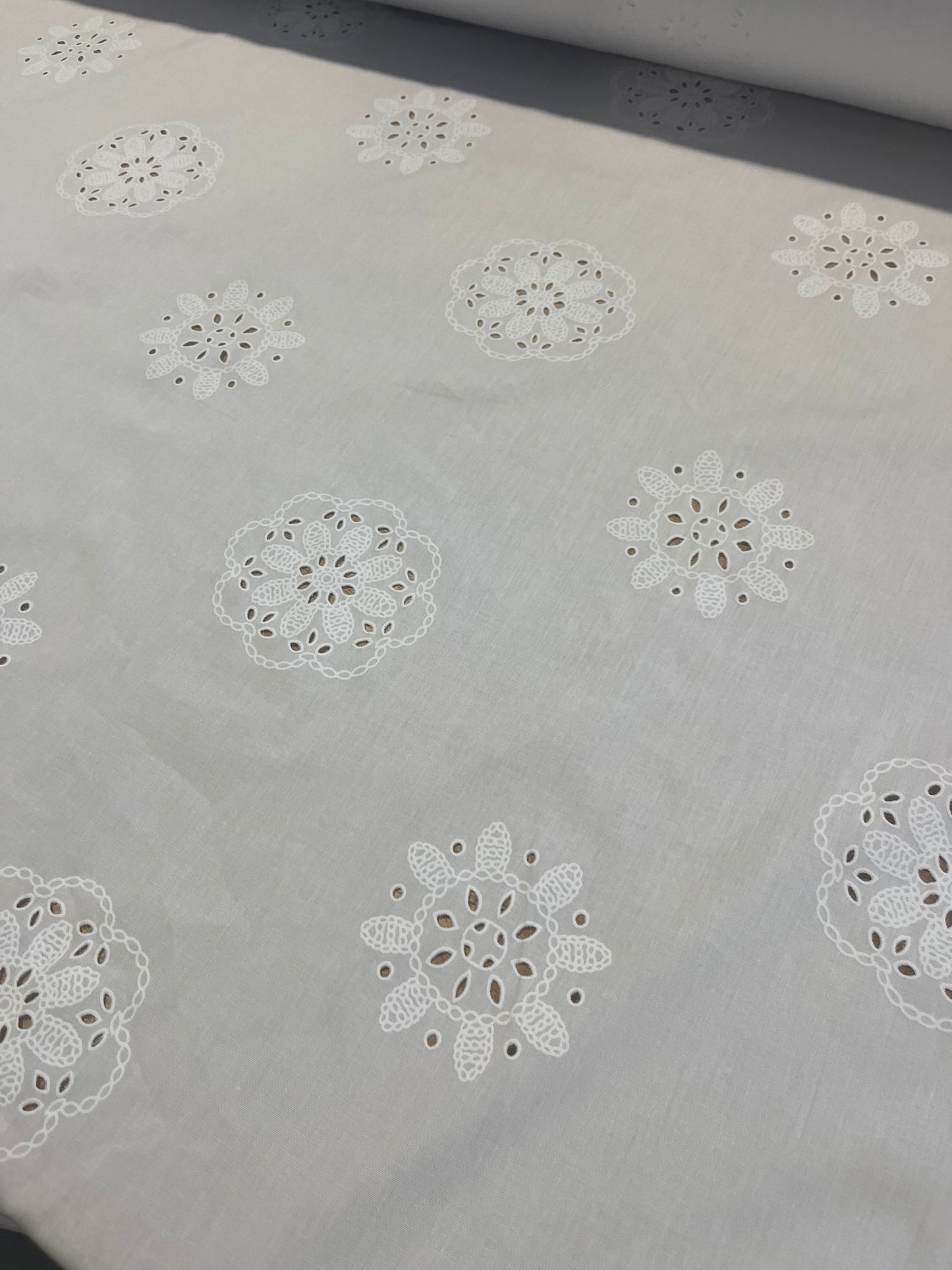Sangallo cotton stretch lasercut+puff print design 3 white