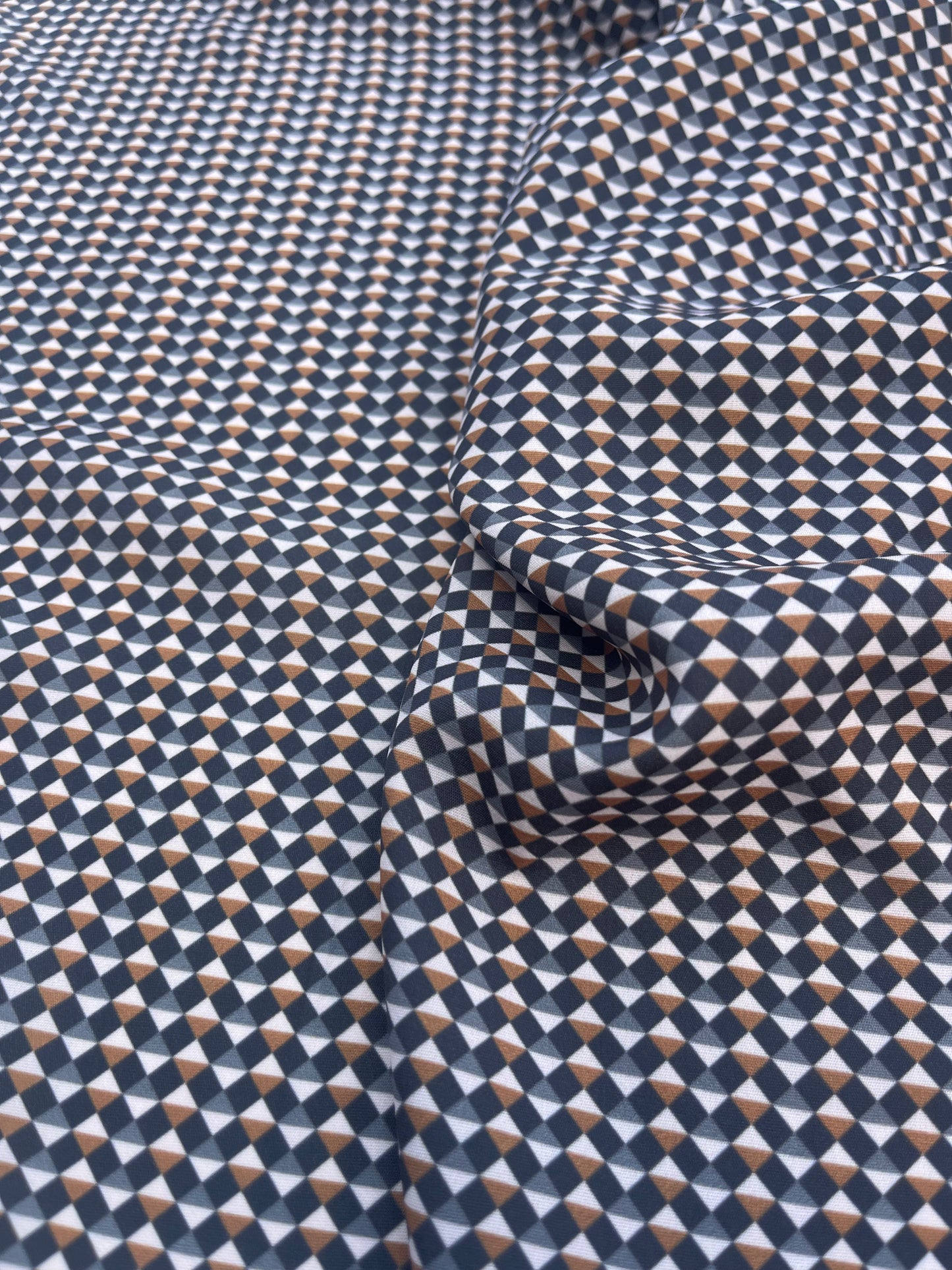 HERA 023 silky satin geometrical micro print