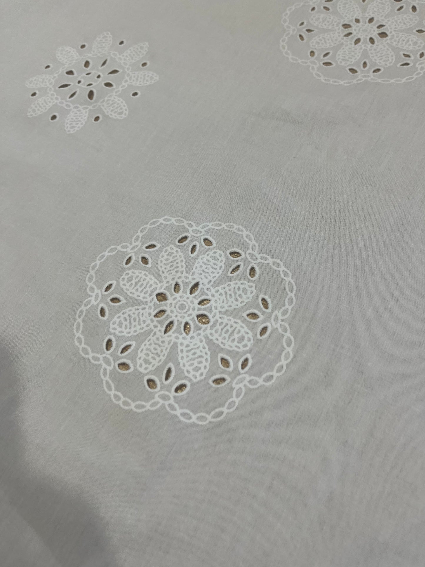 Sangallo cotton stretch lasercut+puff print design 3 white