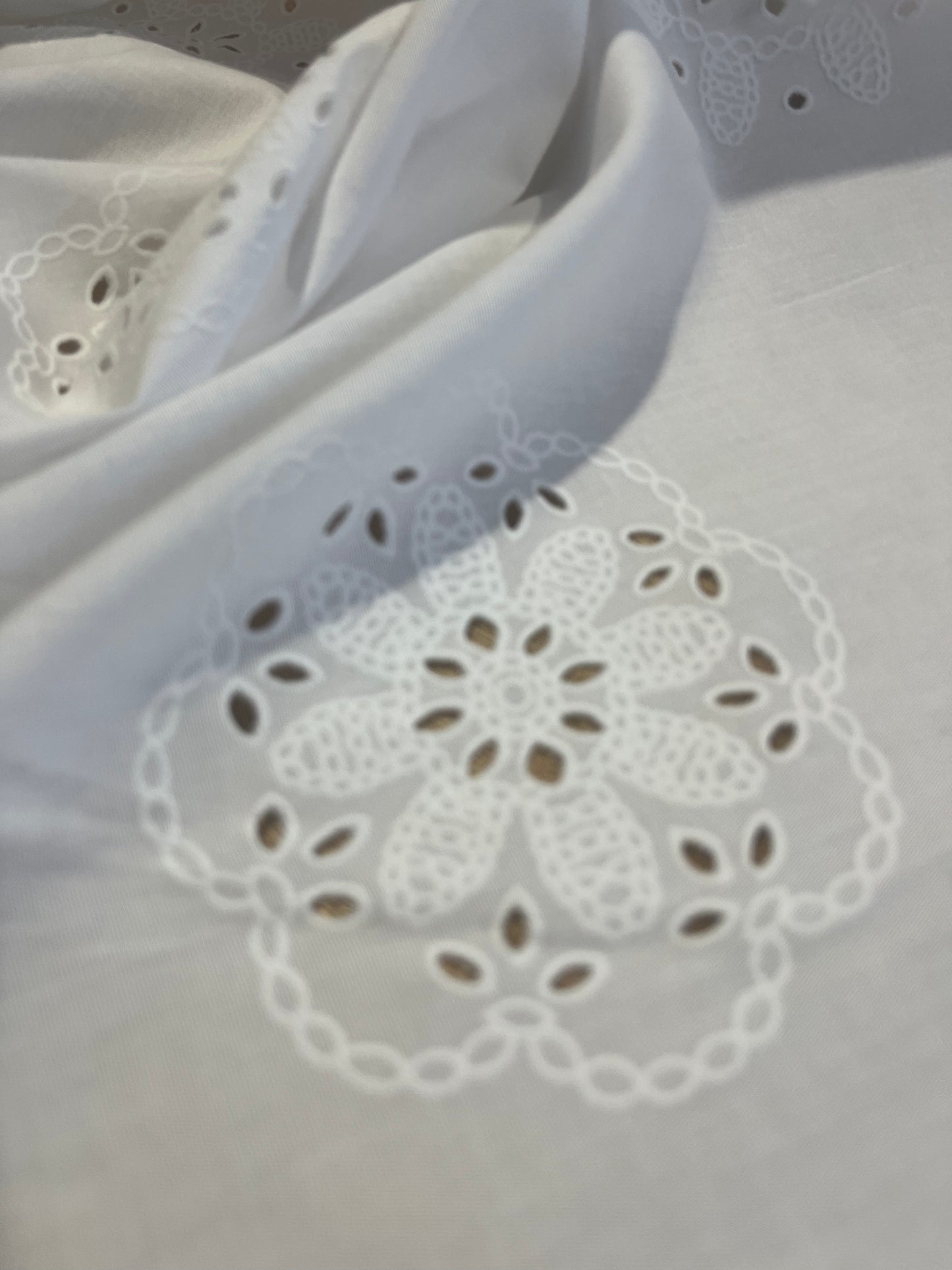 Sangallo cotton stretch lasercut+puff print design 3 white