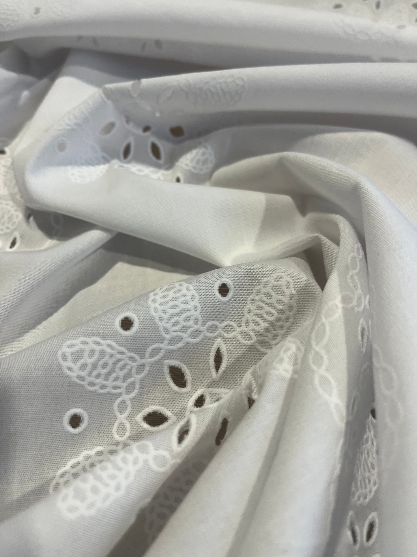 Sangallo cotton stretch lasercut+puff print design 3 white