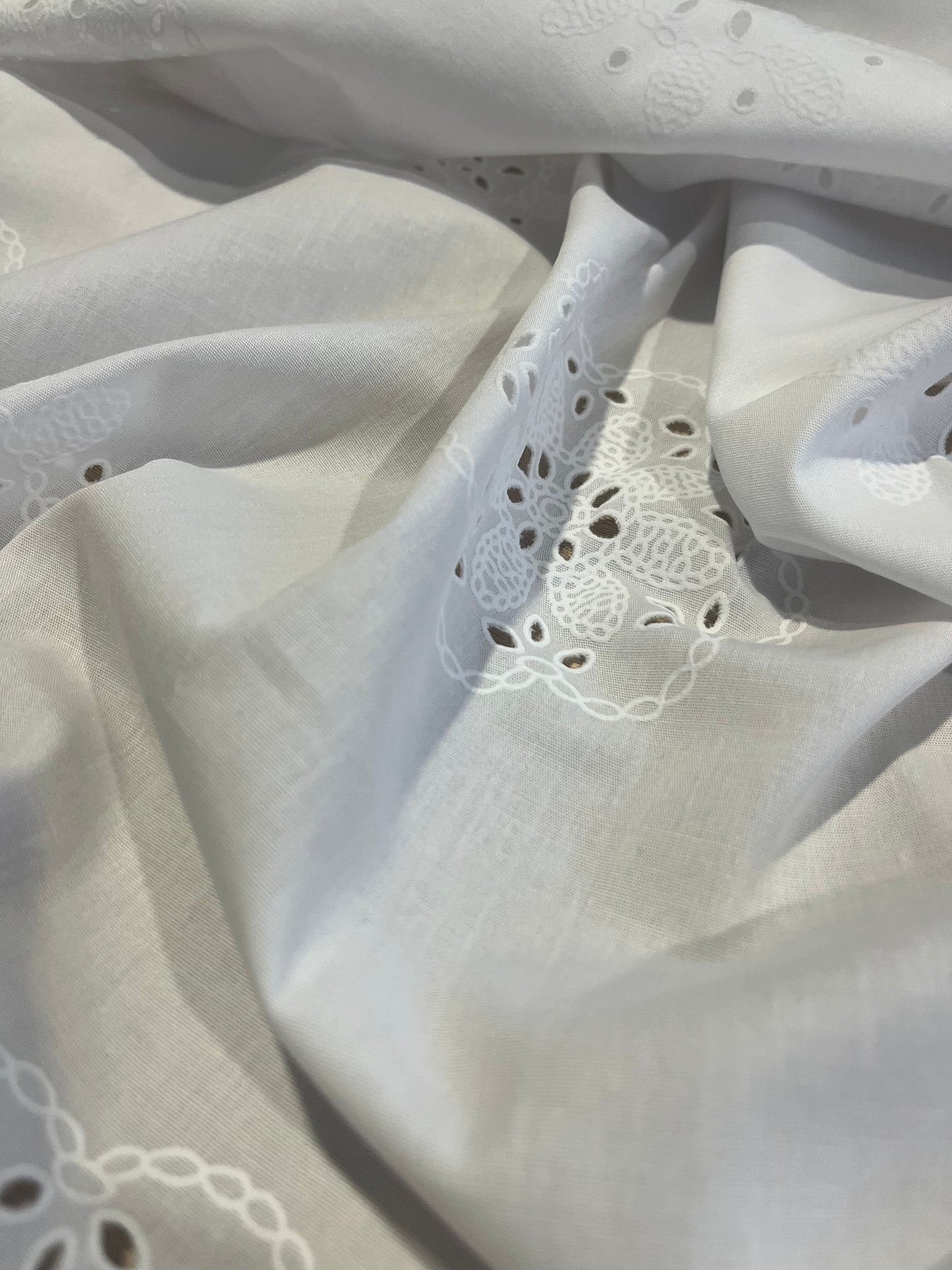 Sangallo cotton stretch lasercut+puff print design 3 white