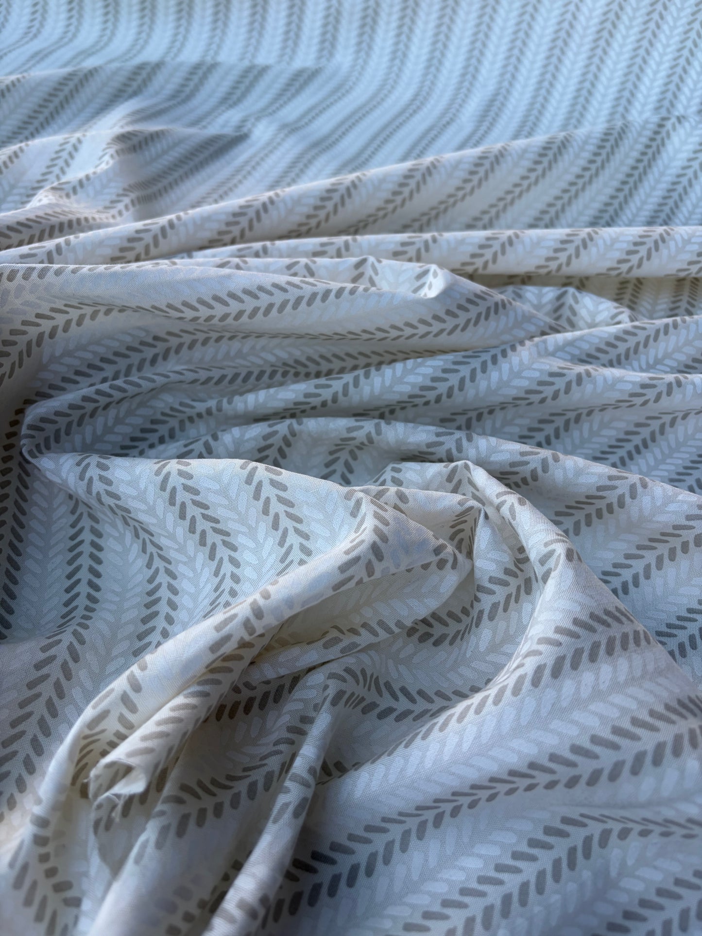 TINO 004 cotton voile sand/taupe print