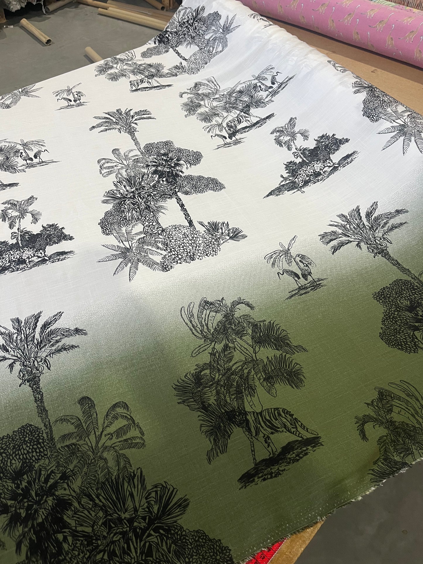 D02 BAPTISTE 008 viscose single border "Palm Beach" green