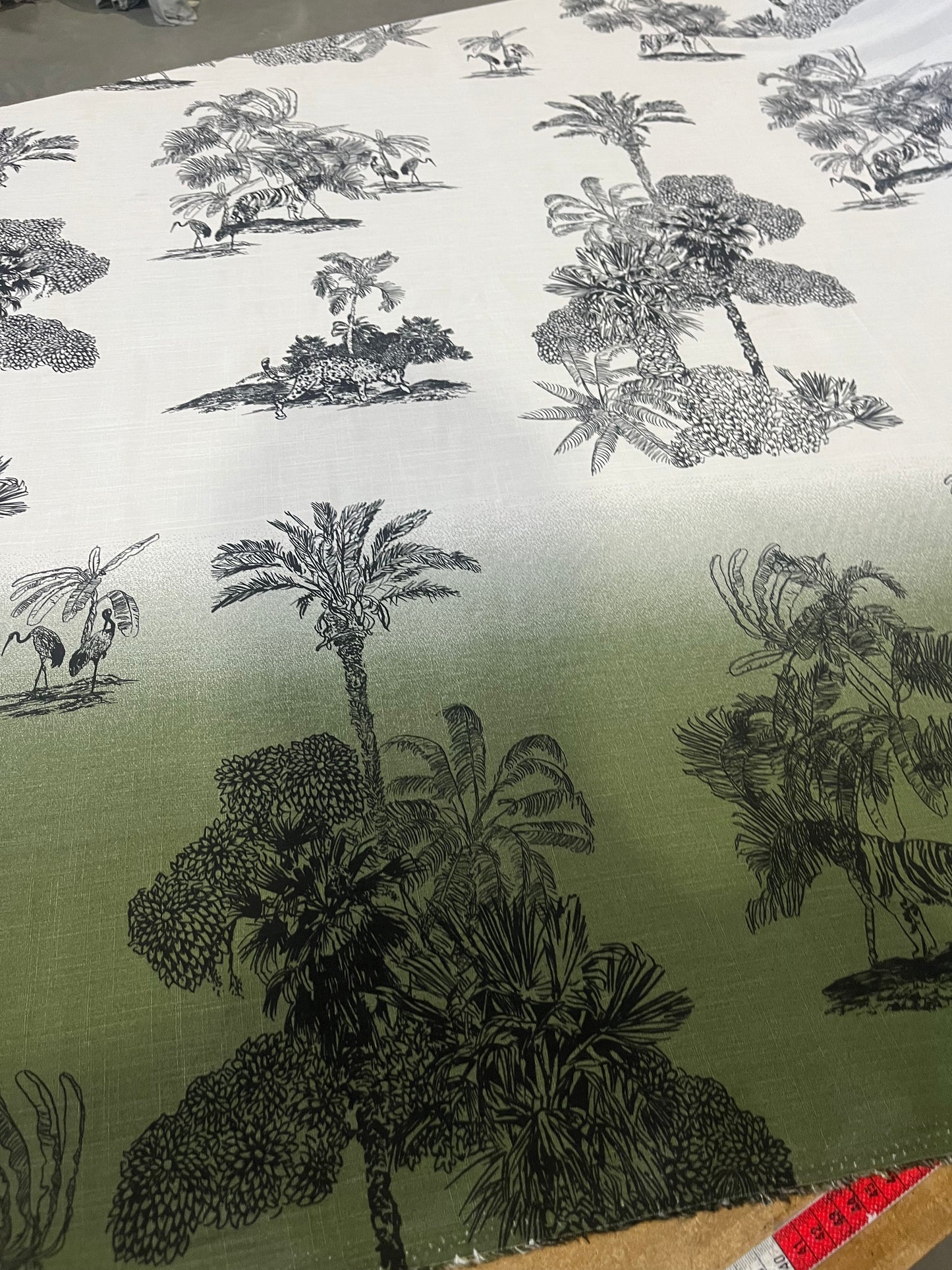 D02 BAPTISTE 008 viscose single border "Palm Beach" green