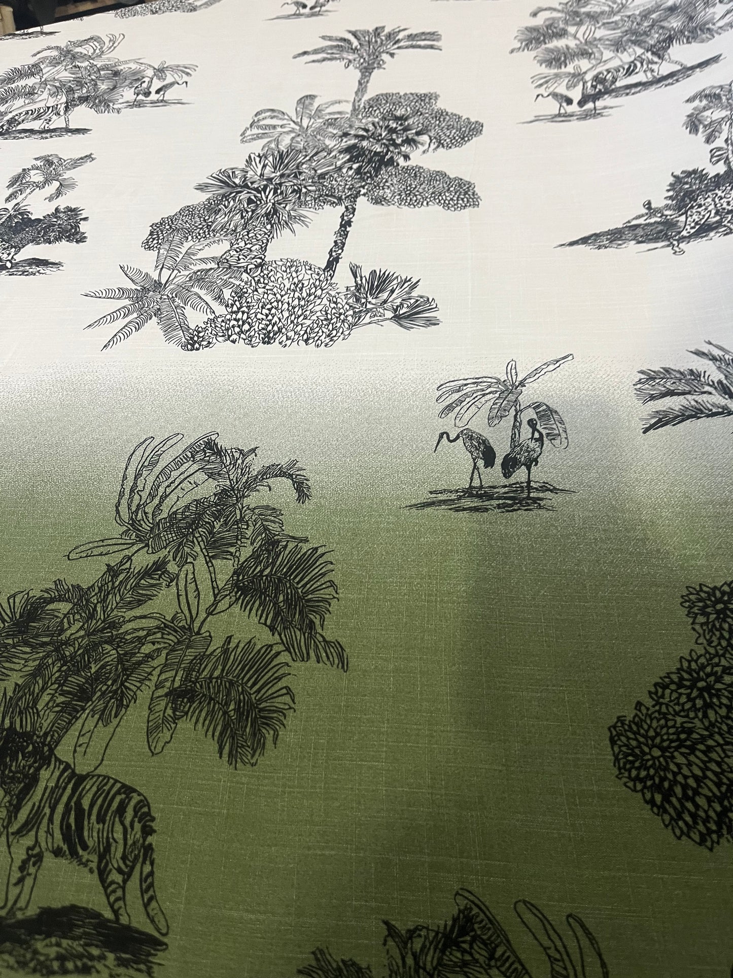 D02 BAPTISTE 008 viscose single border "Palm Beach" green