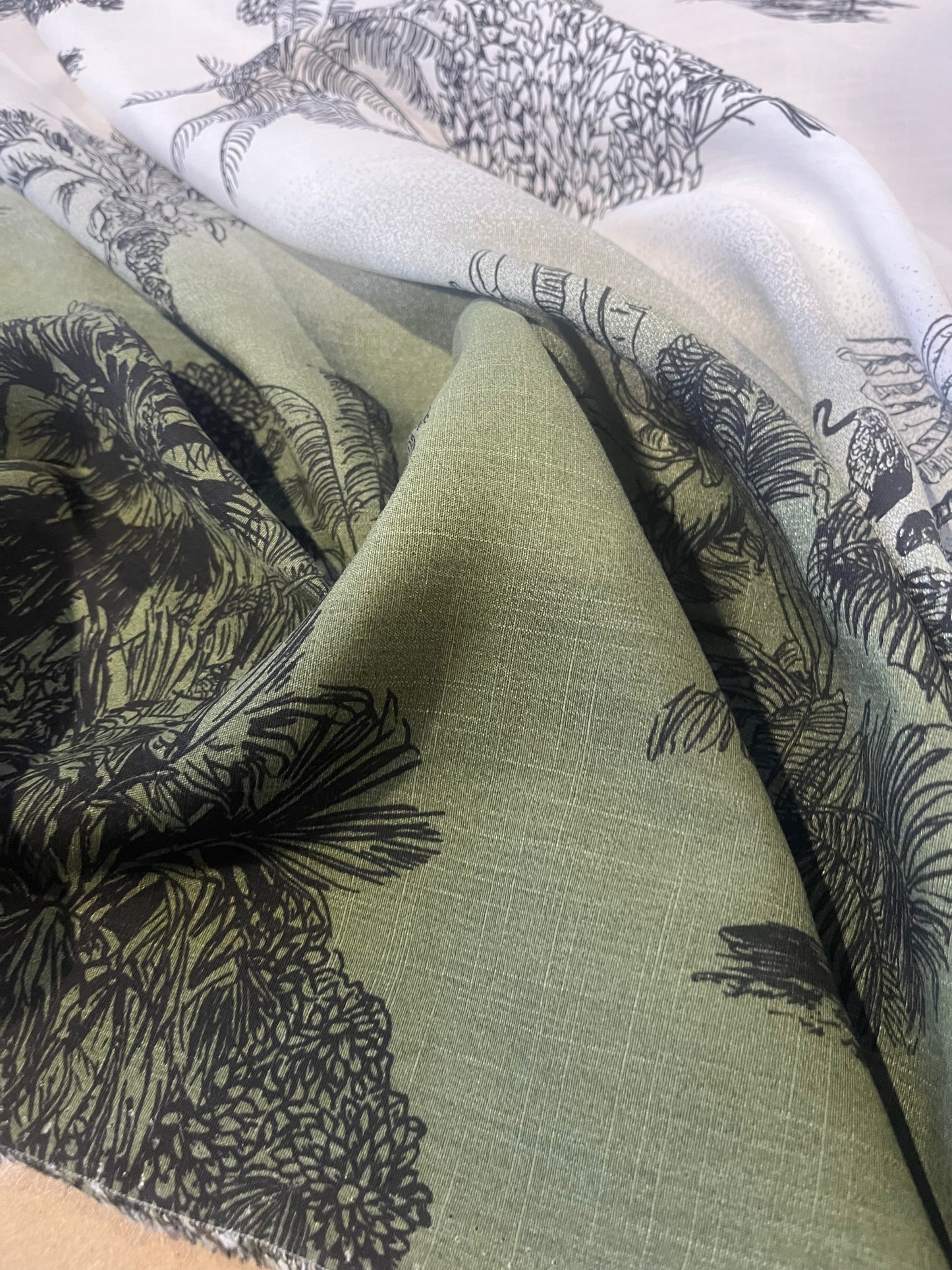 D02 BAPTISTE 008 viscose single border "Palm Beach" green
