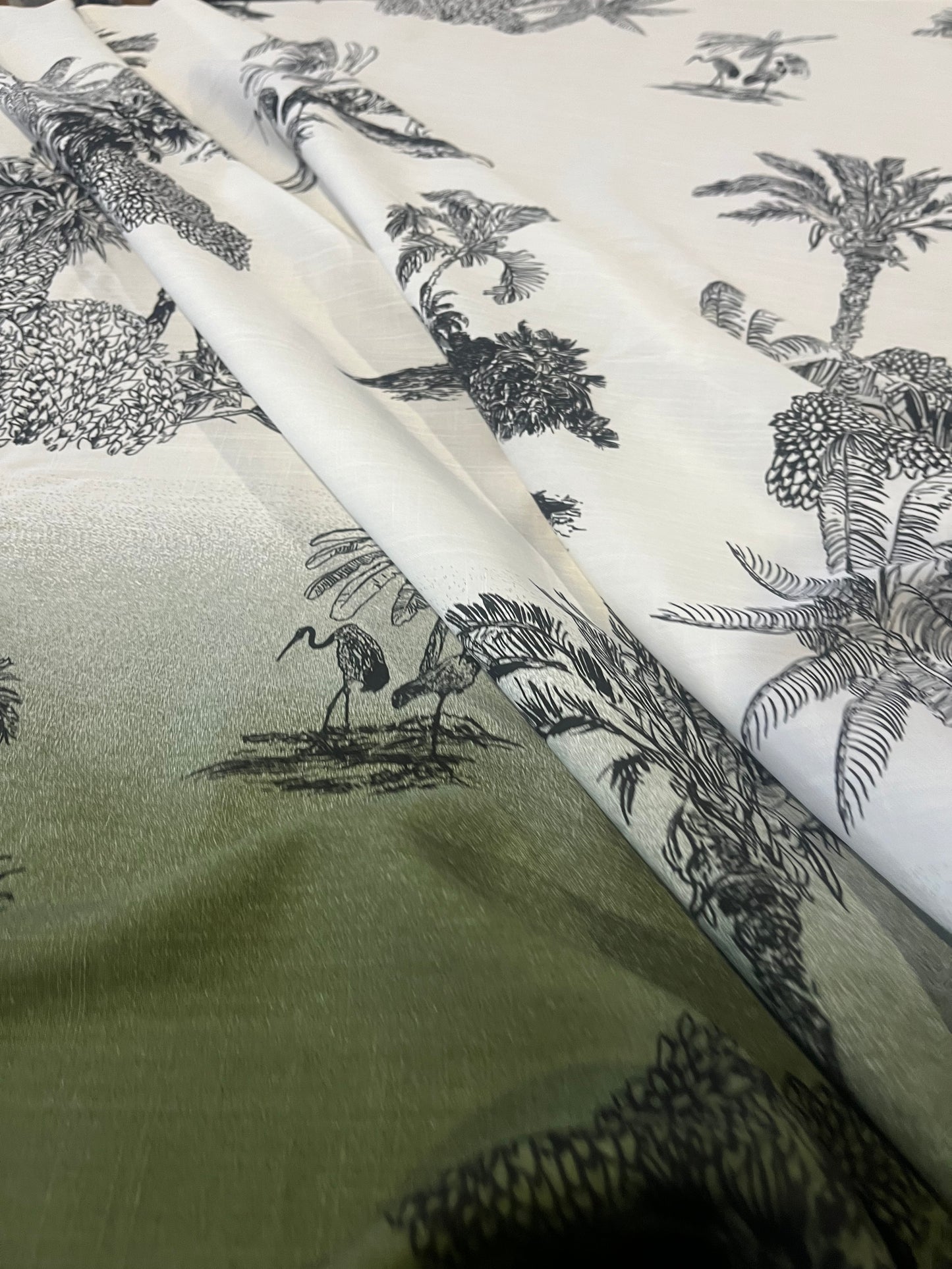 D02 BAPTISTE 008 viscose single border "Palm Beach" green