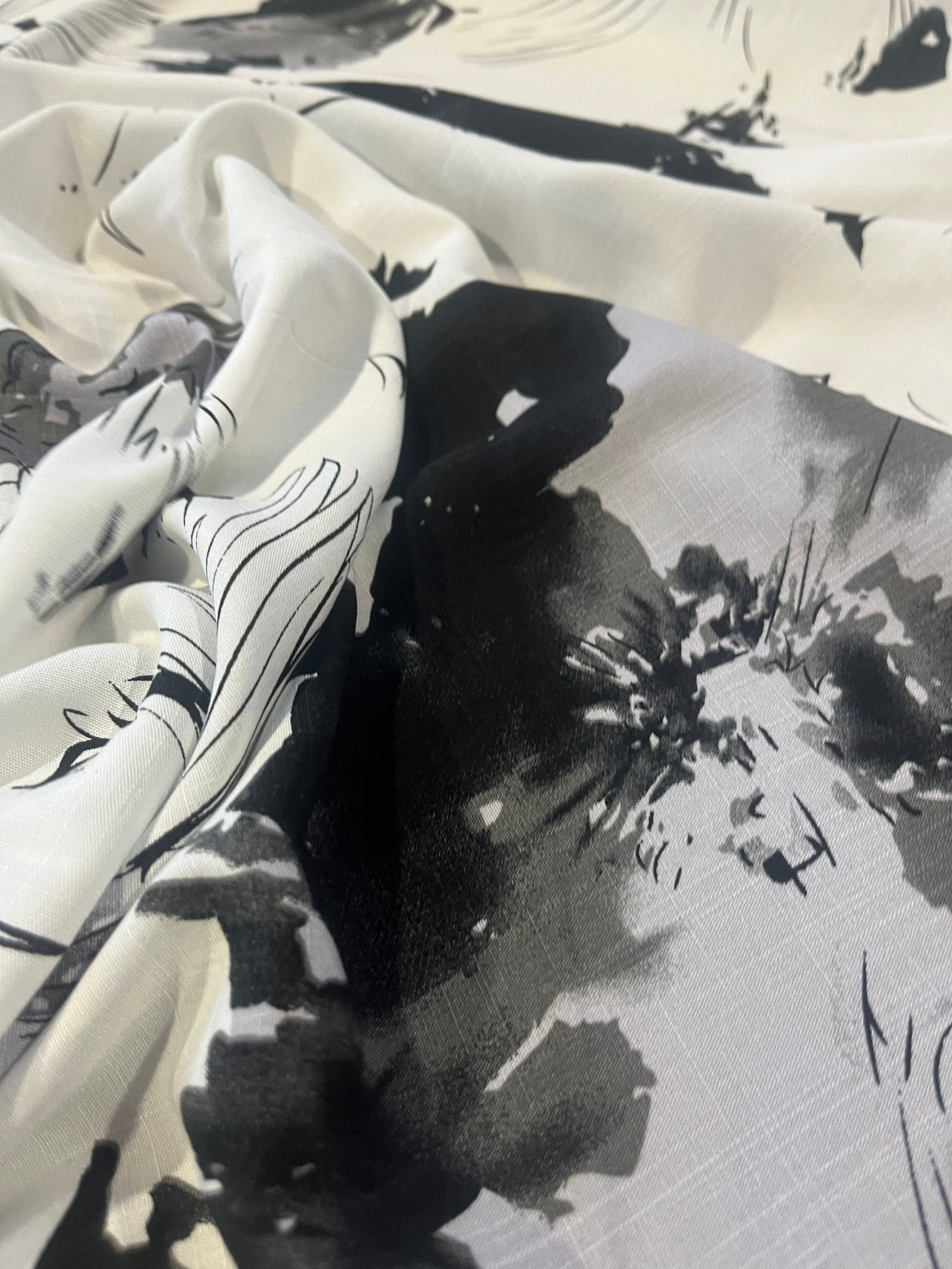 BAPTISTE 009 viscose giant flower white/black