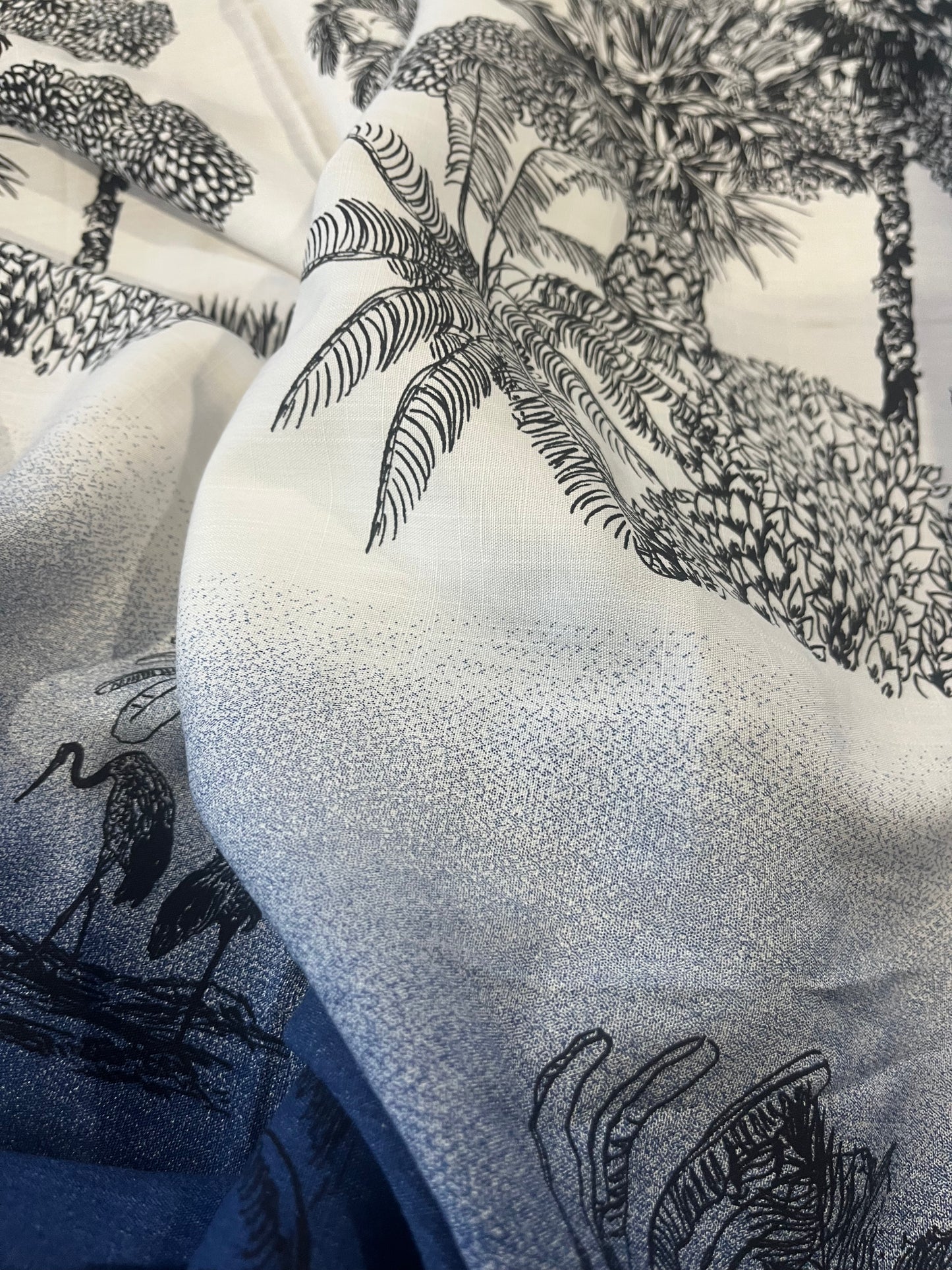 BAPTISTE 012 viscose single border "Palm Beach" black/blue