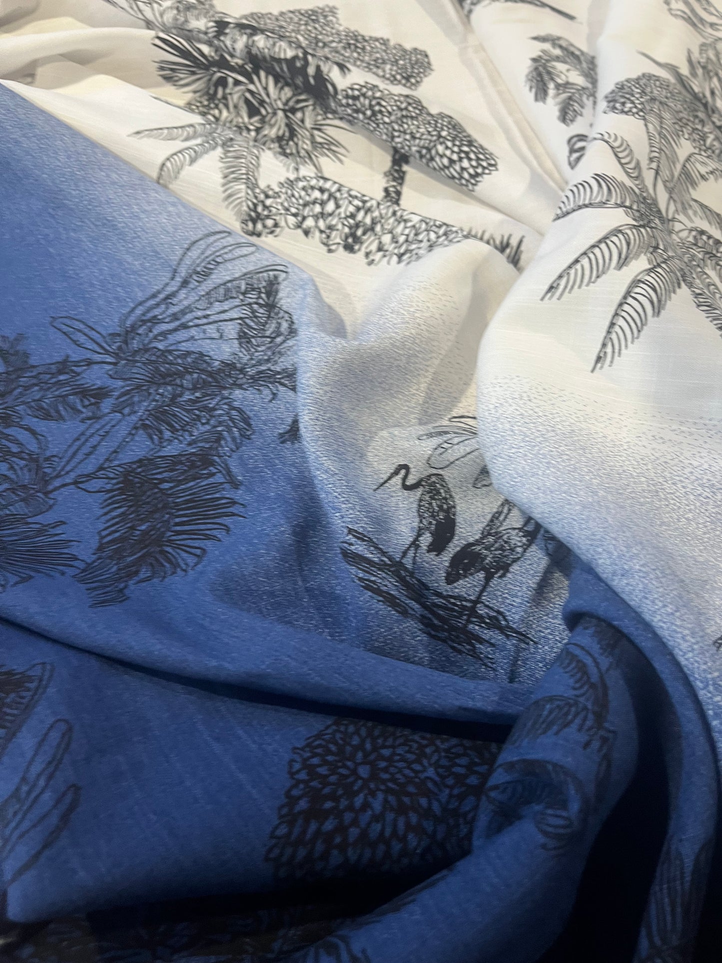 BAPTISTE 012 viscose single border "Palm Beach" black/blue