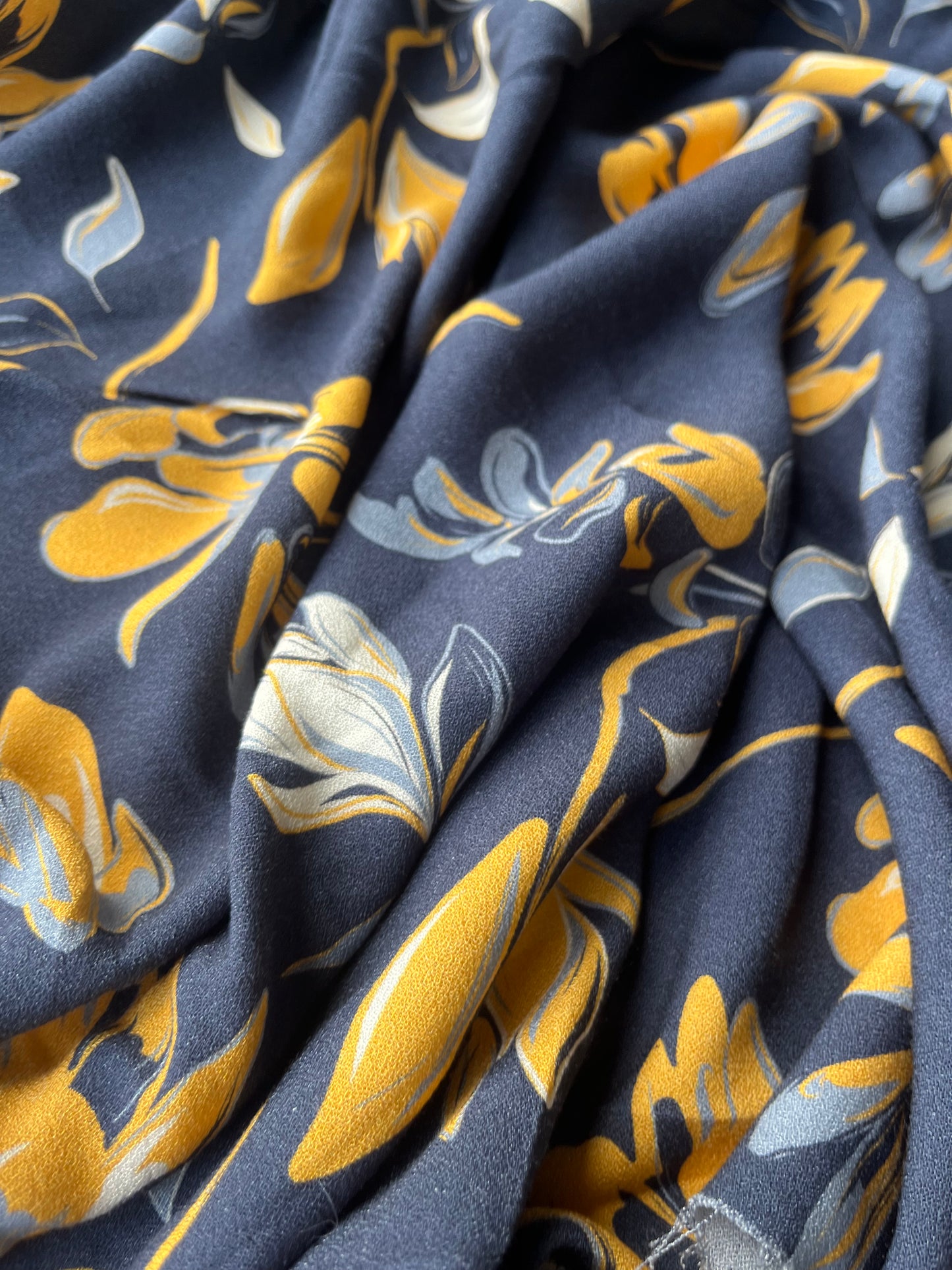ATHENA 023 viscose crêpe indigo flowers