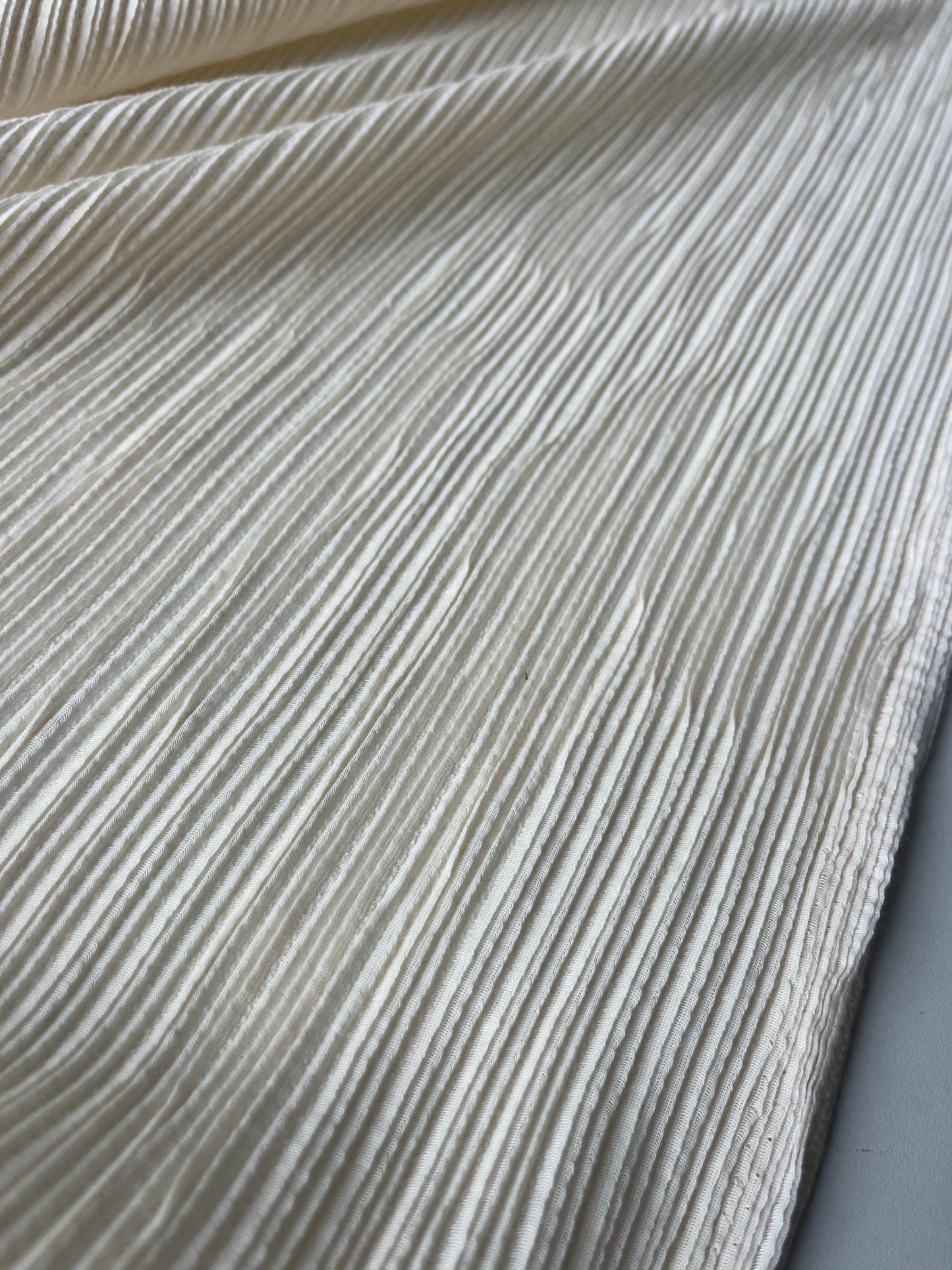 ATHENA 032 gauze pleated Issey light vanilla