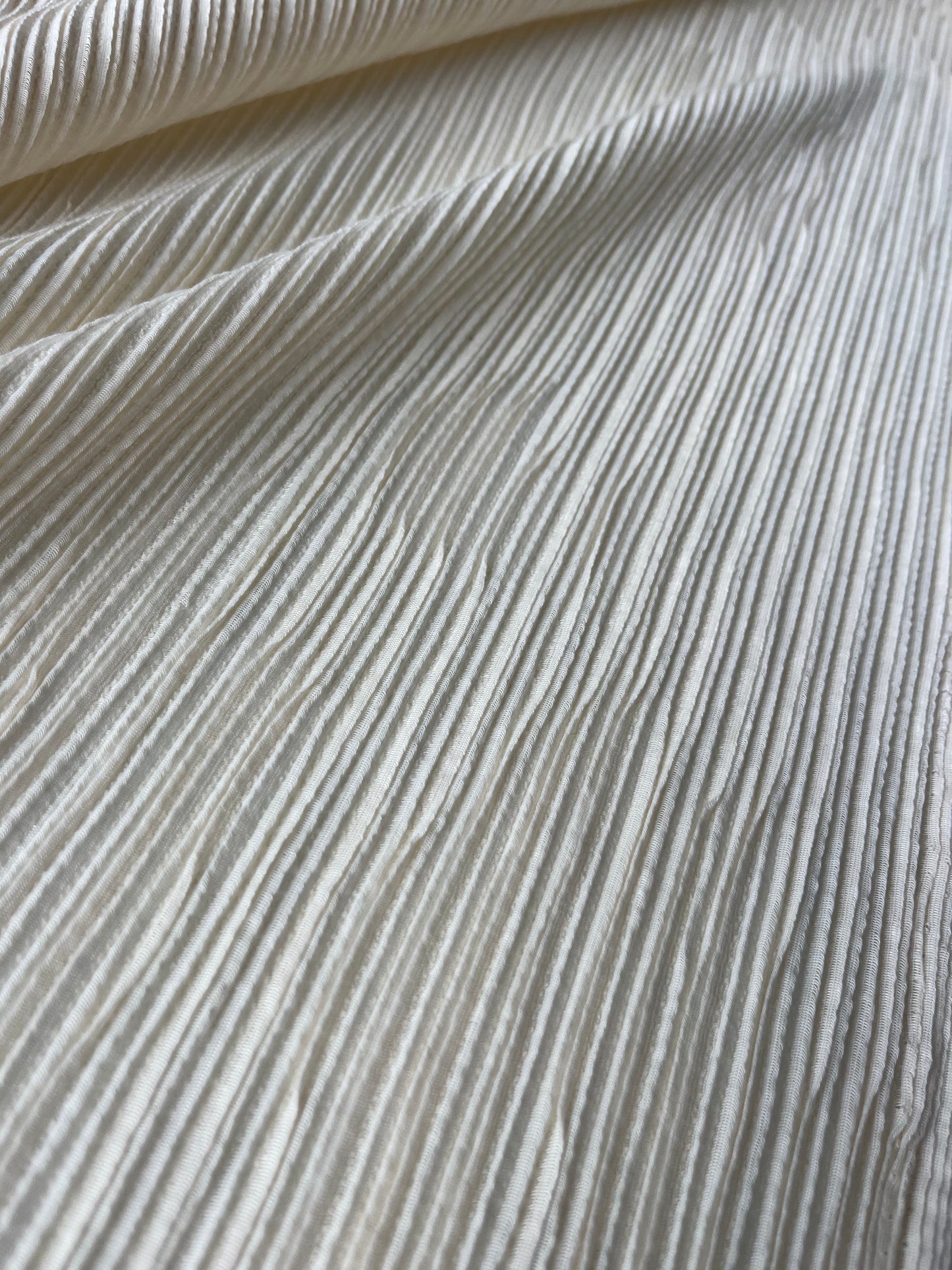 ATHENA 032 gauze pleated Issey light vanilla