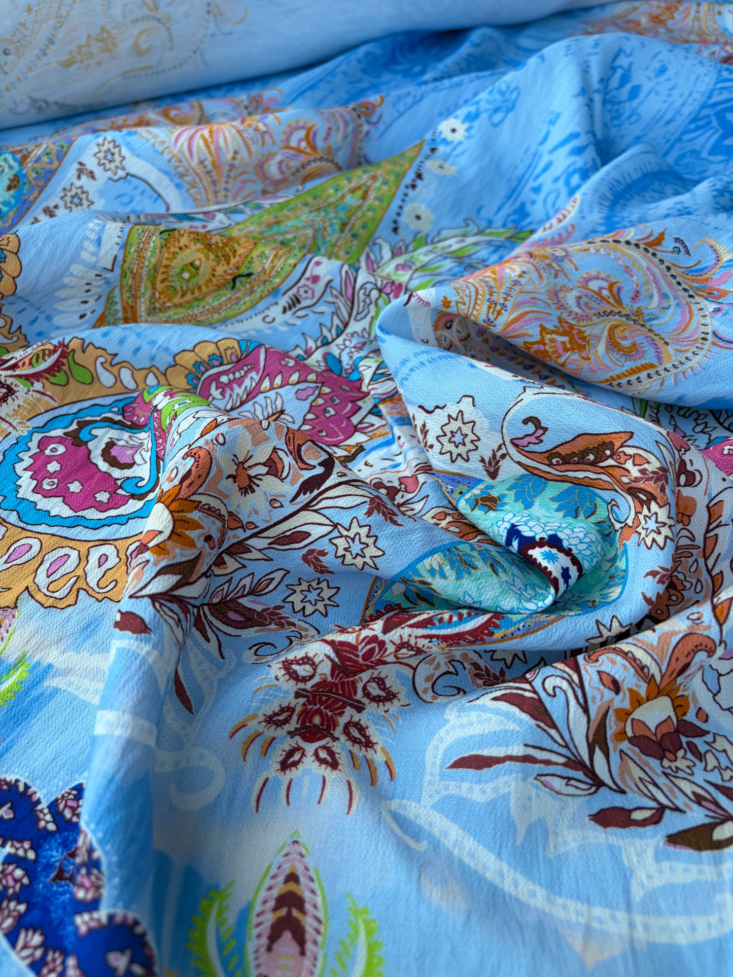 AXEL 004 light blue double border cashemere print viscose crêpe