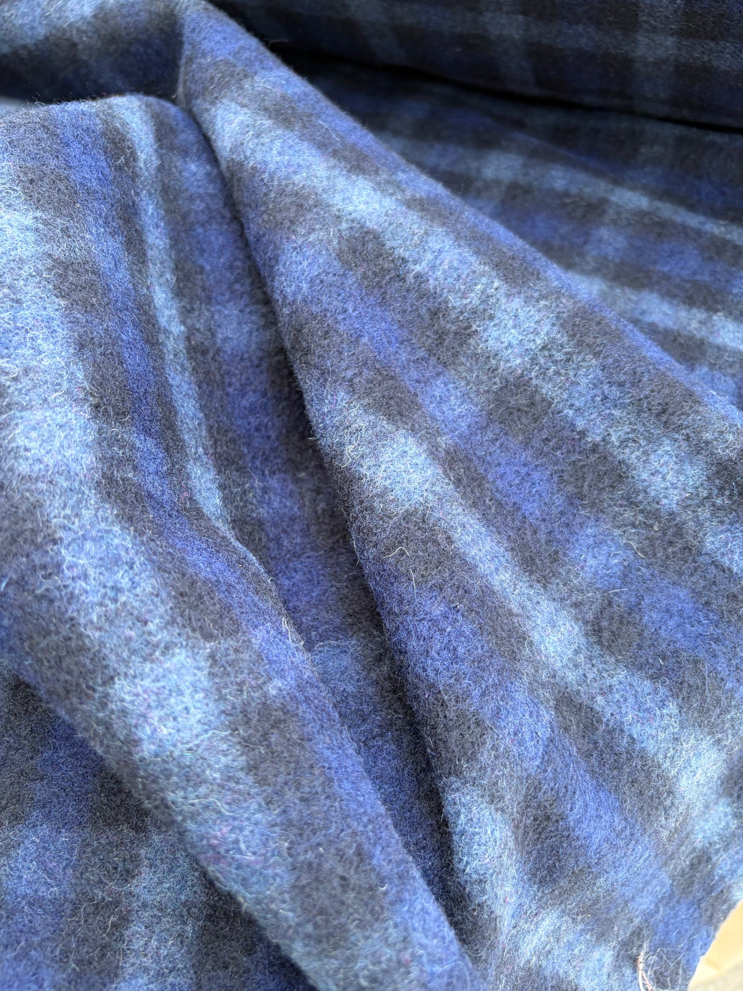 B.ROSE 023 heavy wool check navy