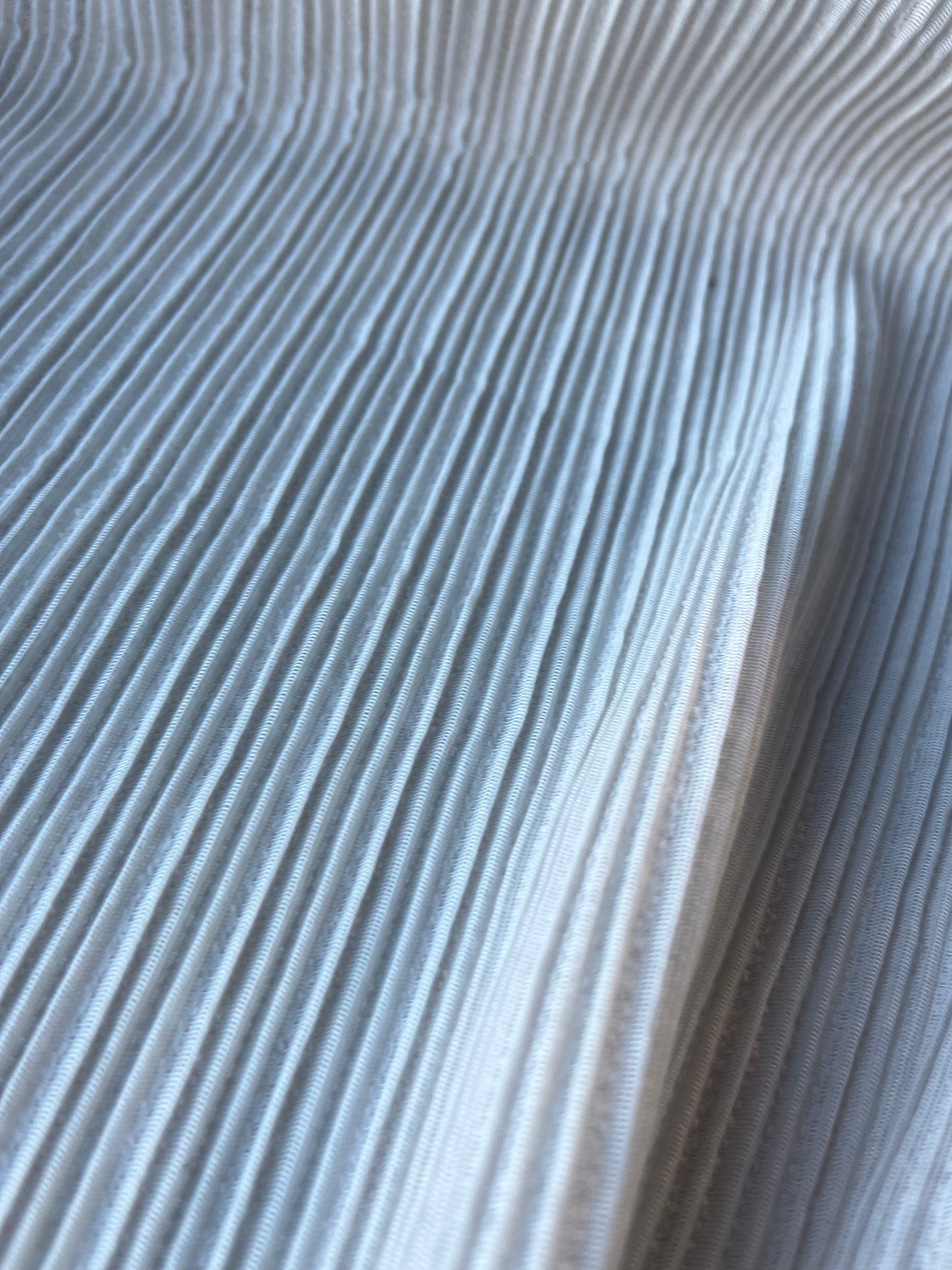 JUNO 035 gauze pleated Issey foggy grey