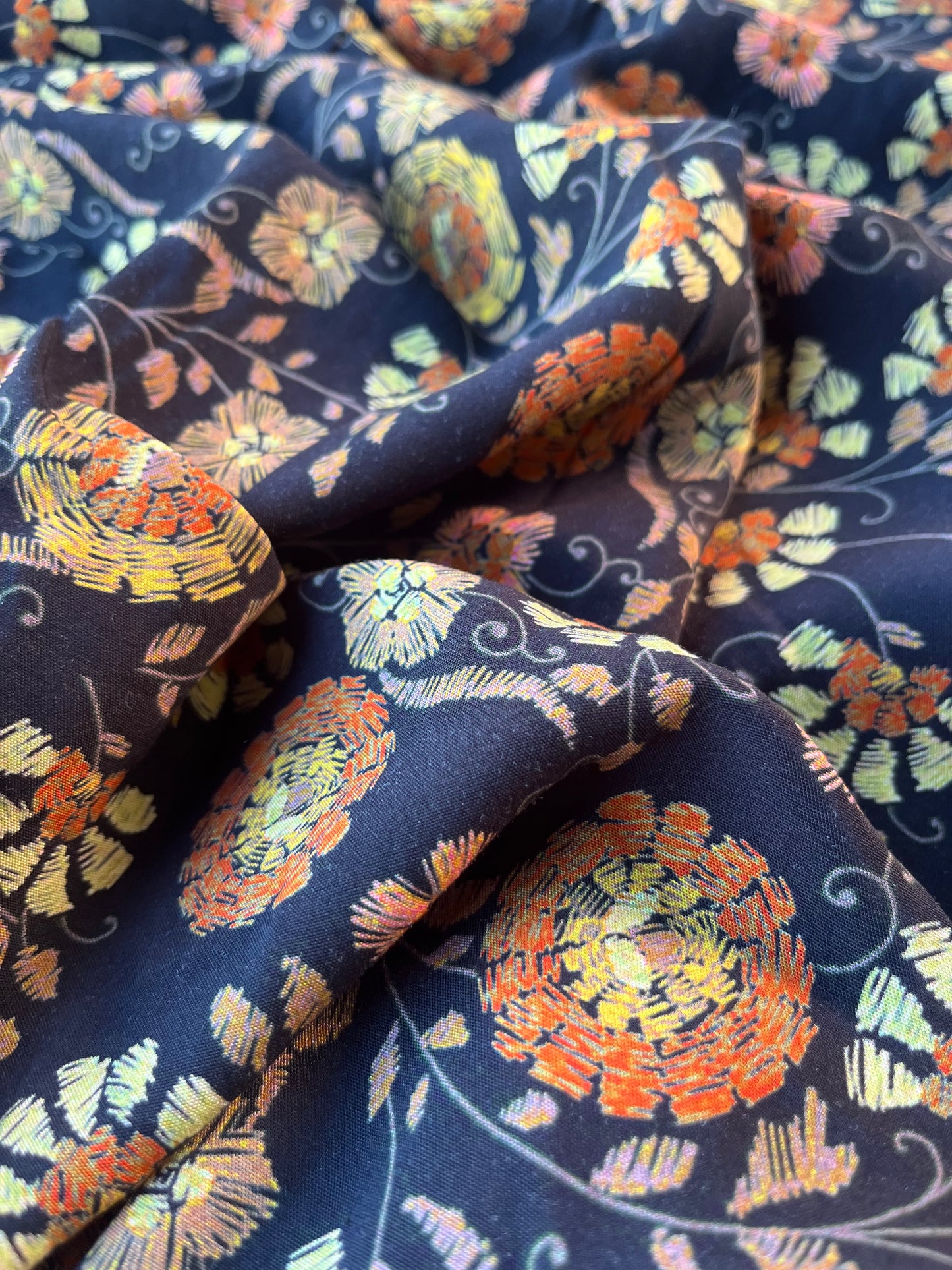 JUNO 038 twill viscose folklore flower