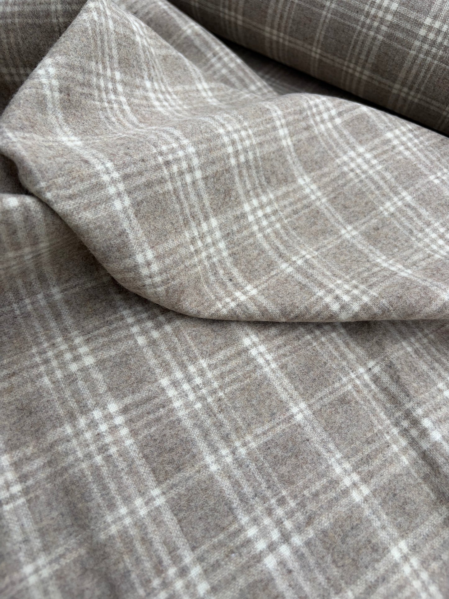 B.ROSE 035 wool check greige