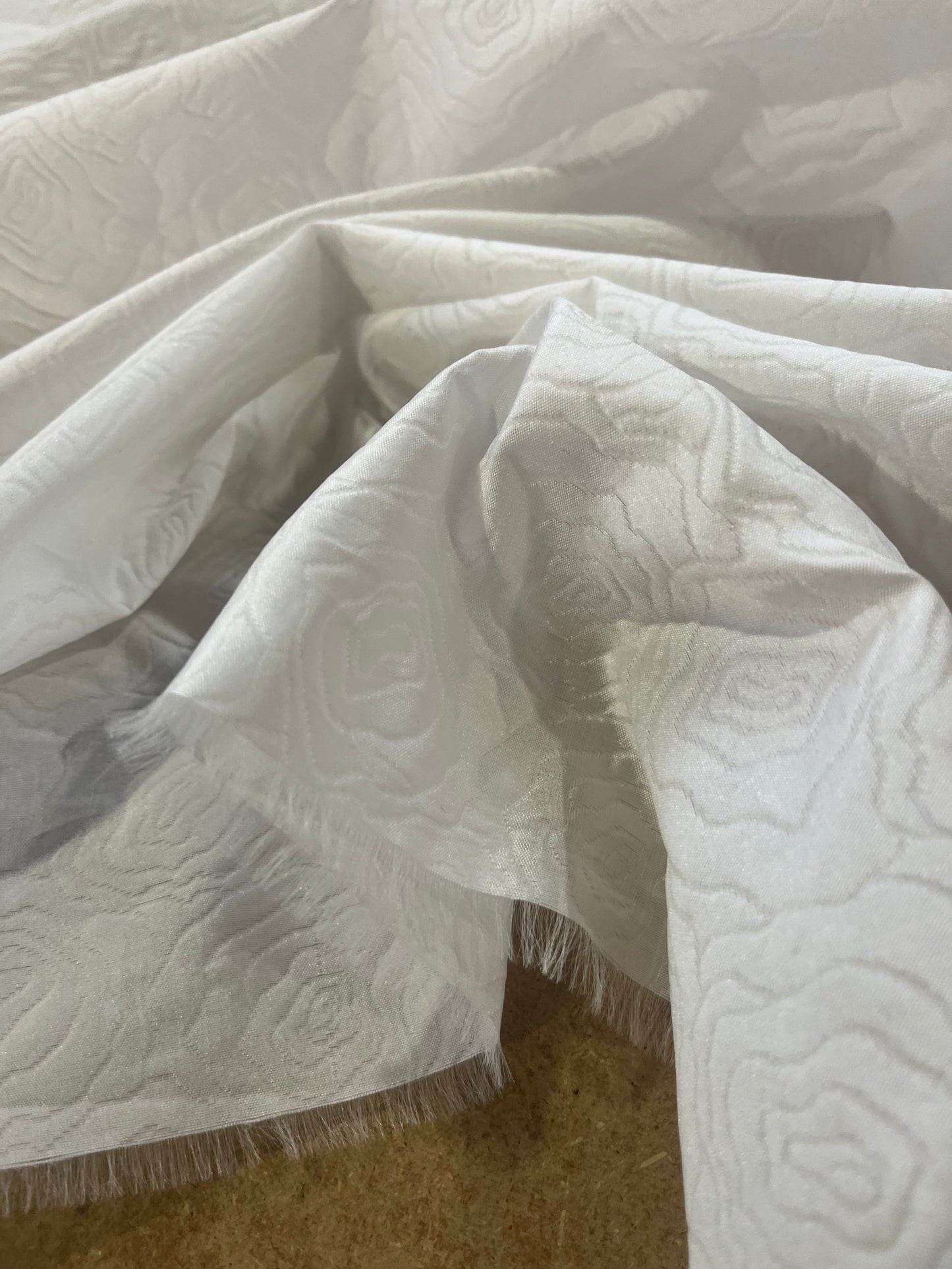 Shiny jacquard white Marcellin 008 G01