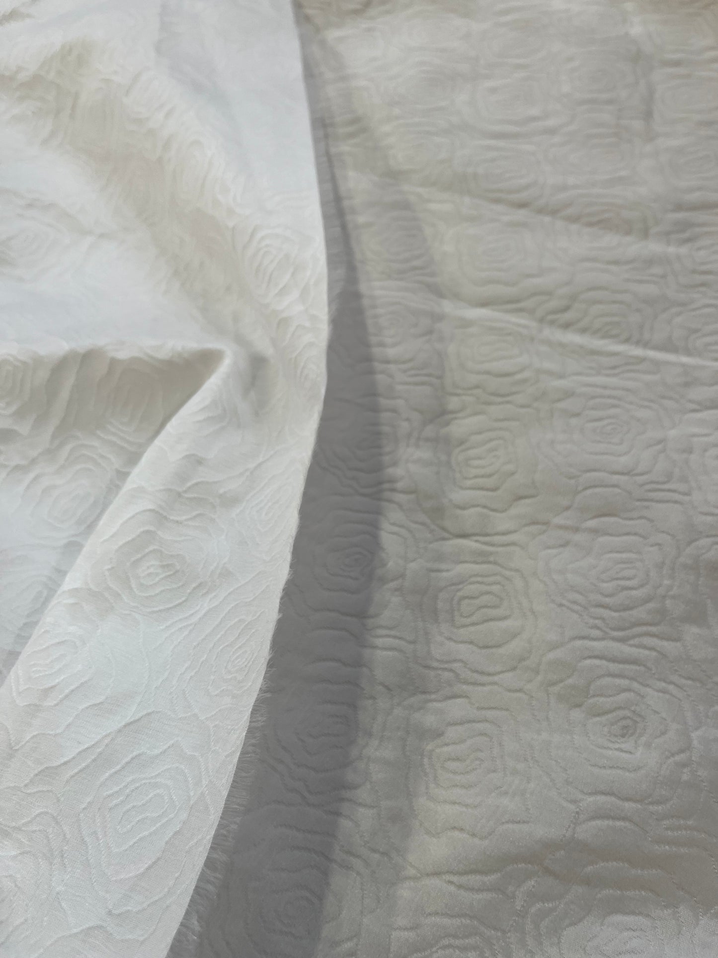 Shiny jacquard white Marcellin 008 G01