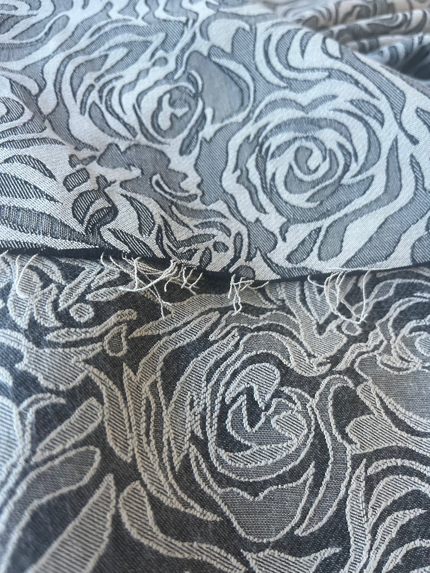 TINA 001 cotton stretch jacquard sand/brown roses